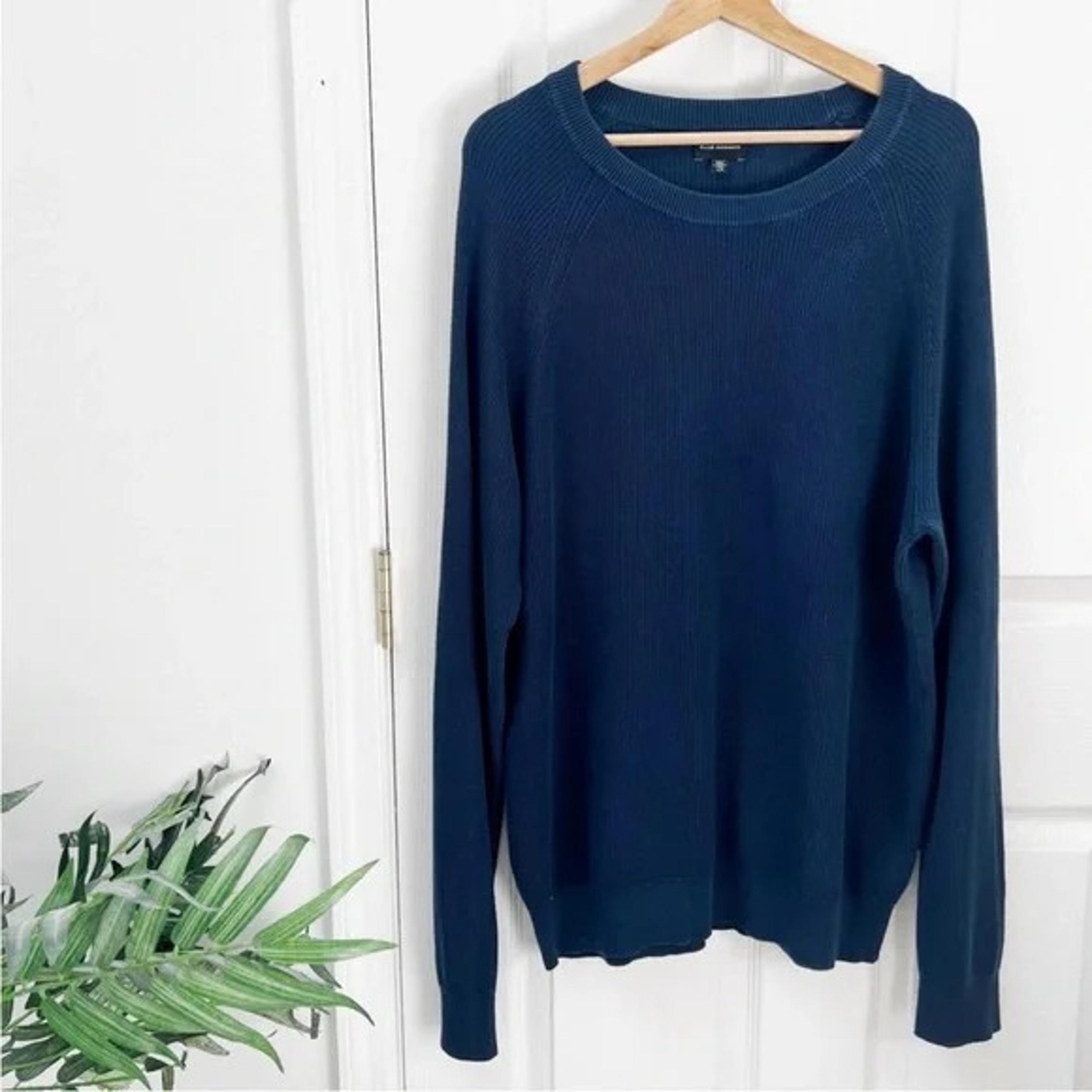 Club Monaco Mens Crew Neck Pullover Knit Sweater in Navy Blue