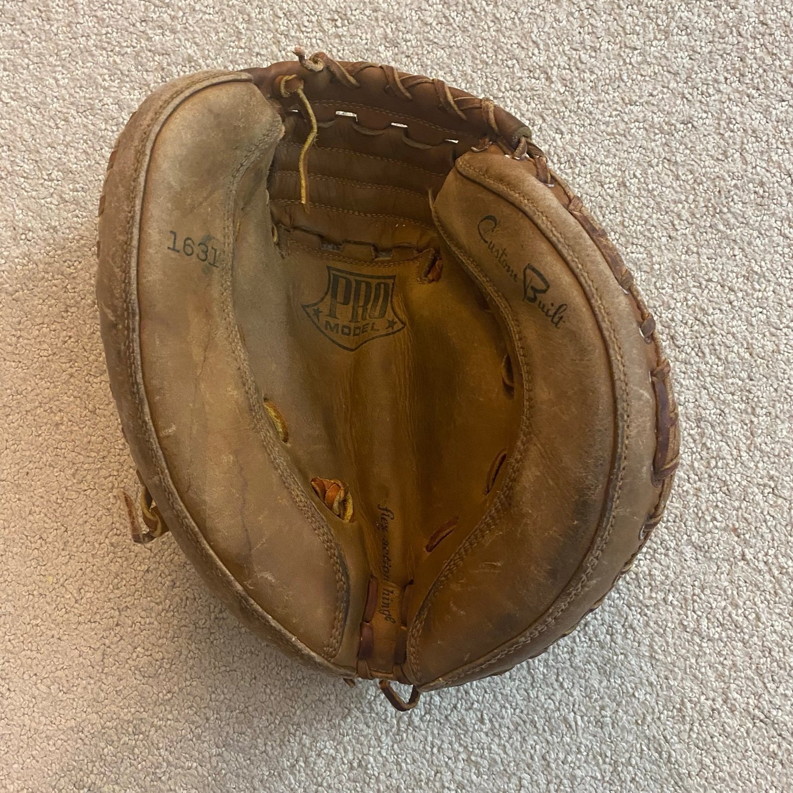 1631 Catcher’s Mitt - Rare 1960s TED WILLIAMS Sears PRO Model - RHT