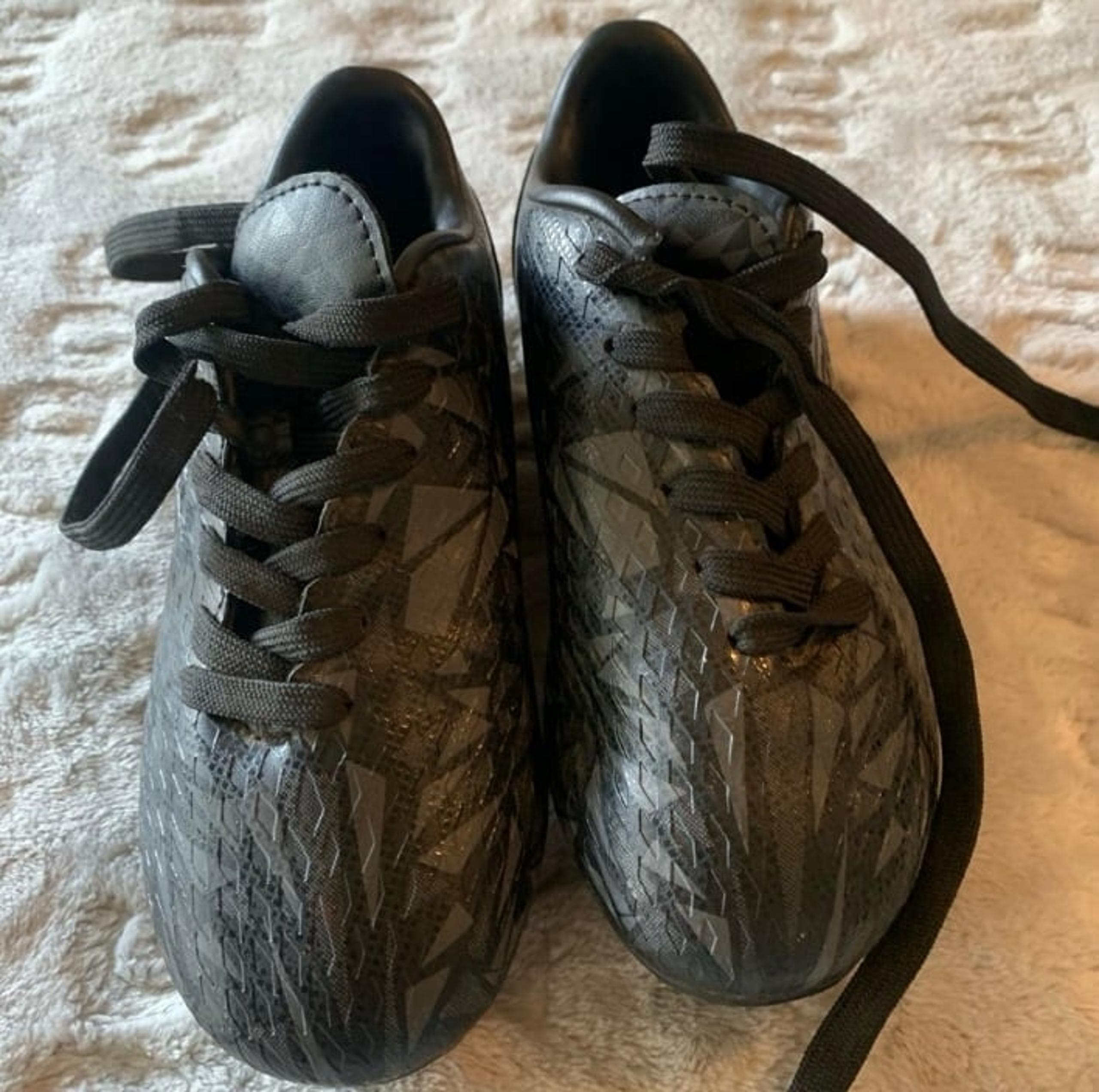 DREAM seek Toddler Boys and Girls Soccer Shoes-Size 13