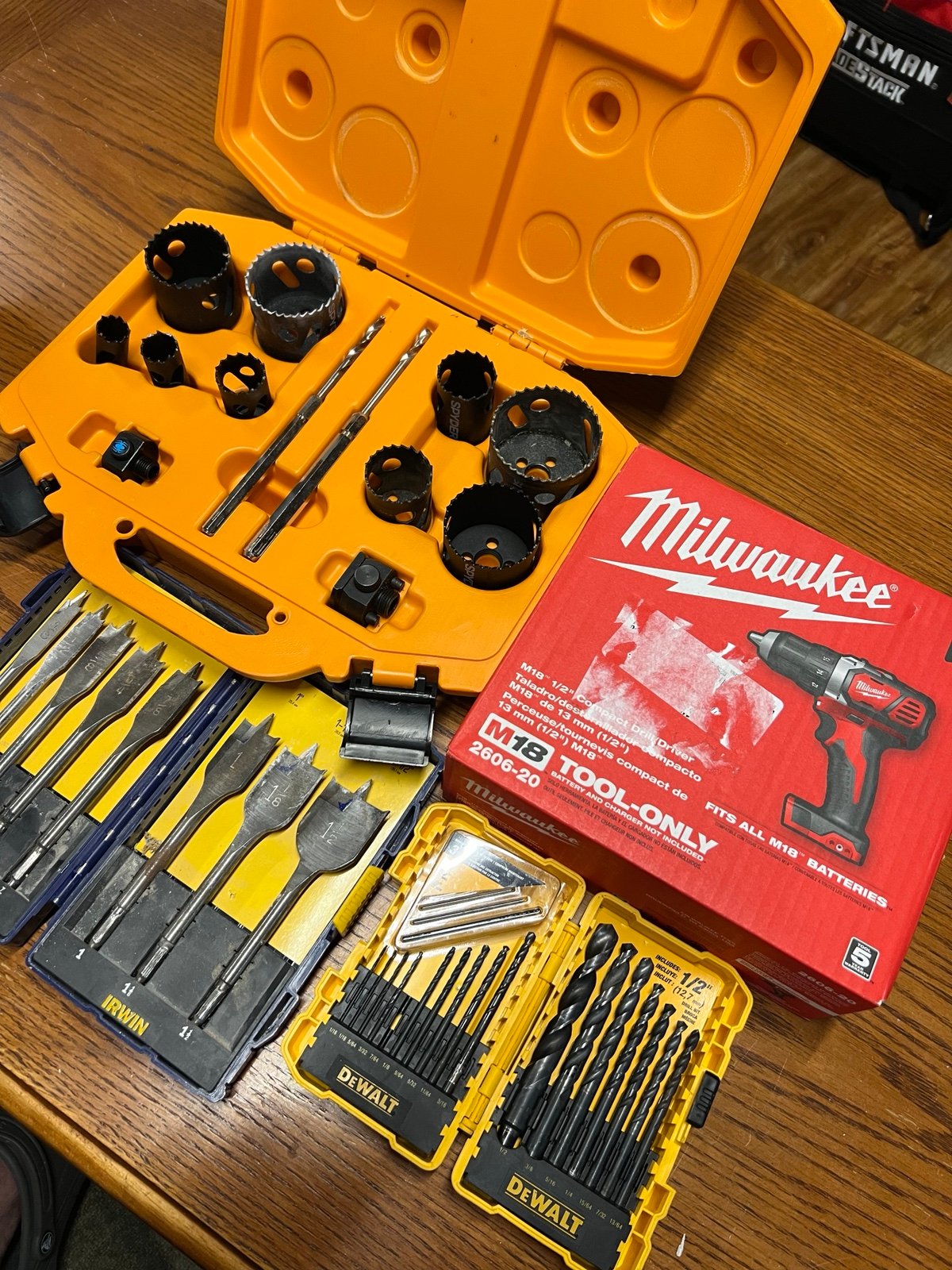 Milwaukee drill with bit sets