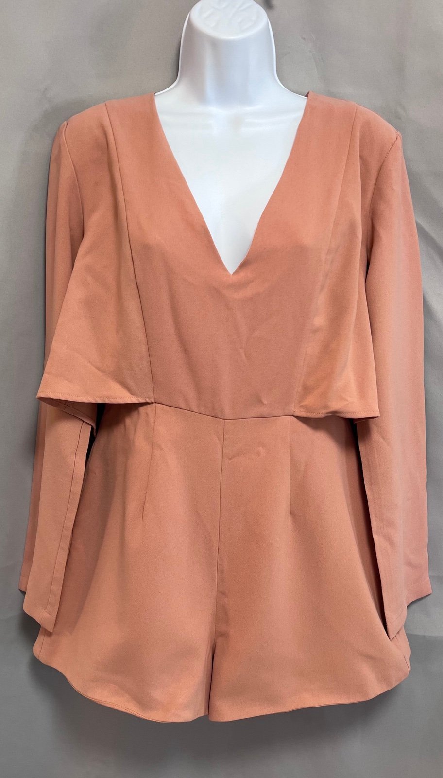DO+BE Romper Womens Long Sleeve Lined Shorts Jumper EUC Sz Medium Peach