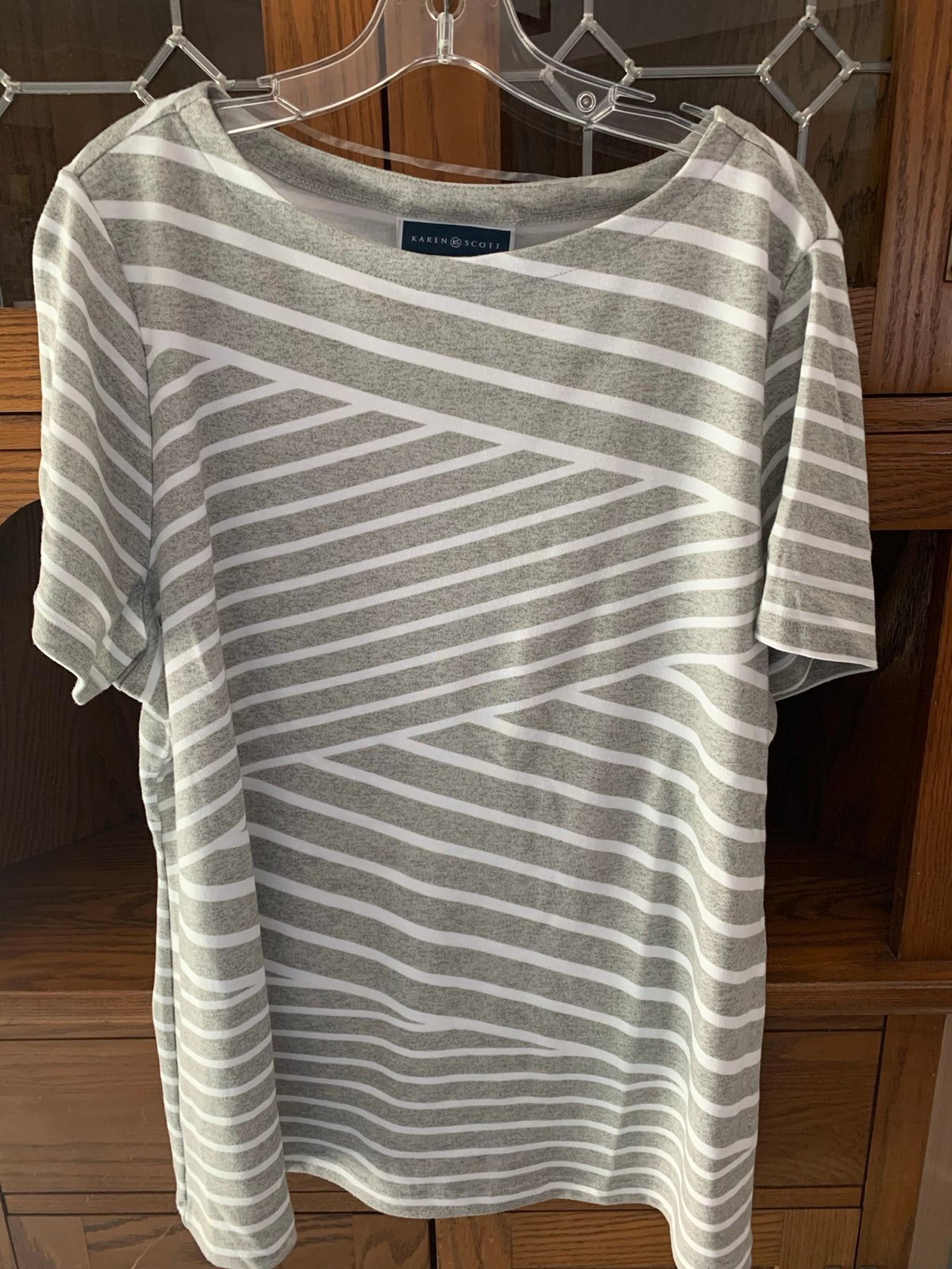 Karen Scott Gray Stripe shirt Sz 2X