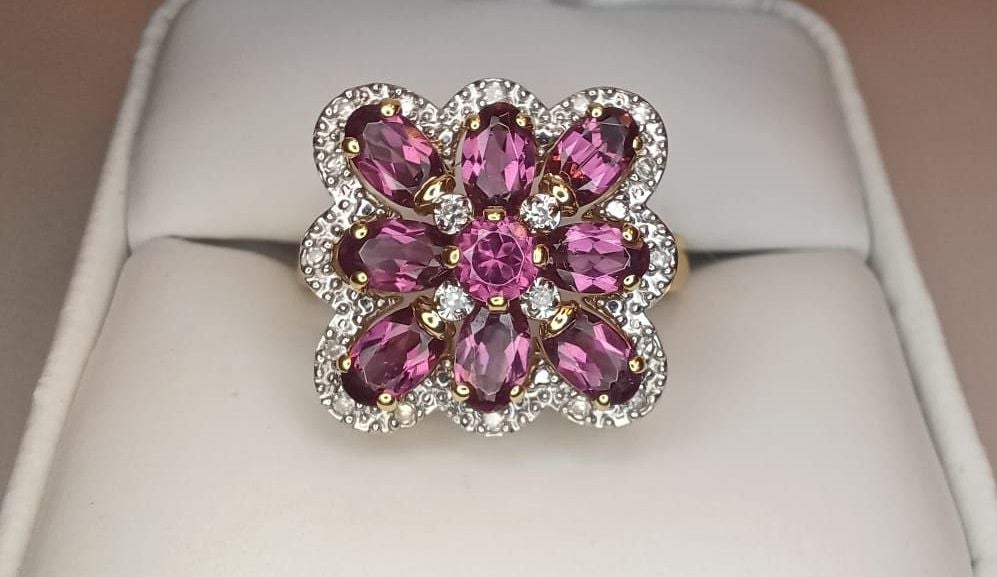 Yellow gold garnett diamond ring new