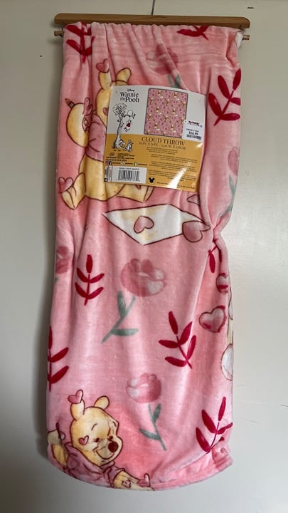 winnie the pooh valentines blanket