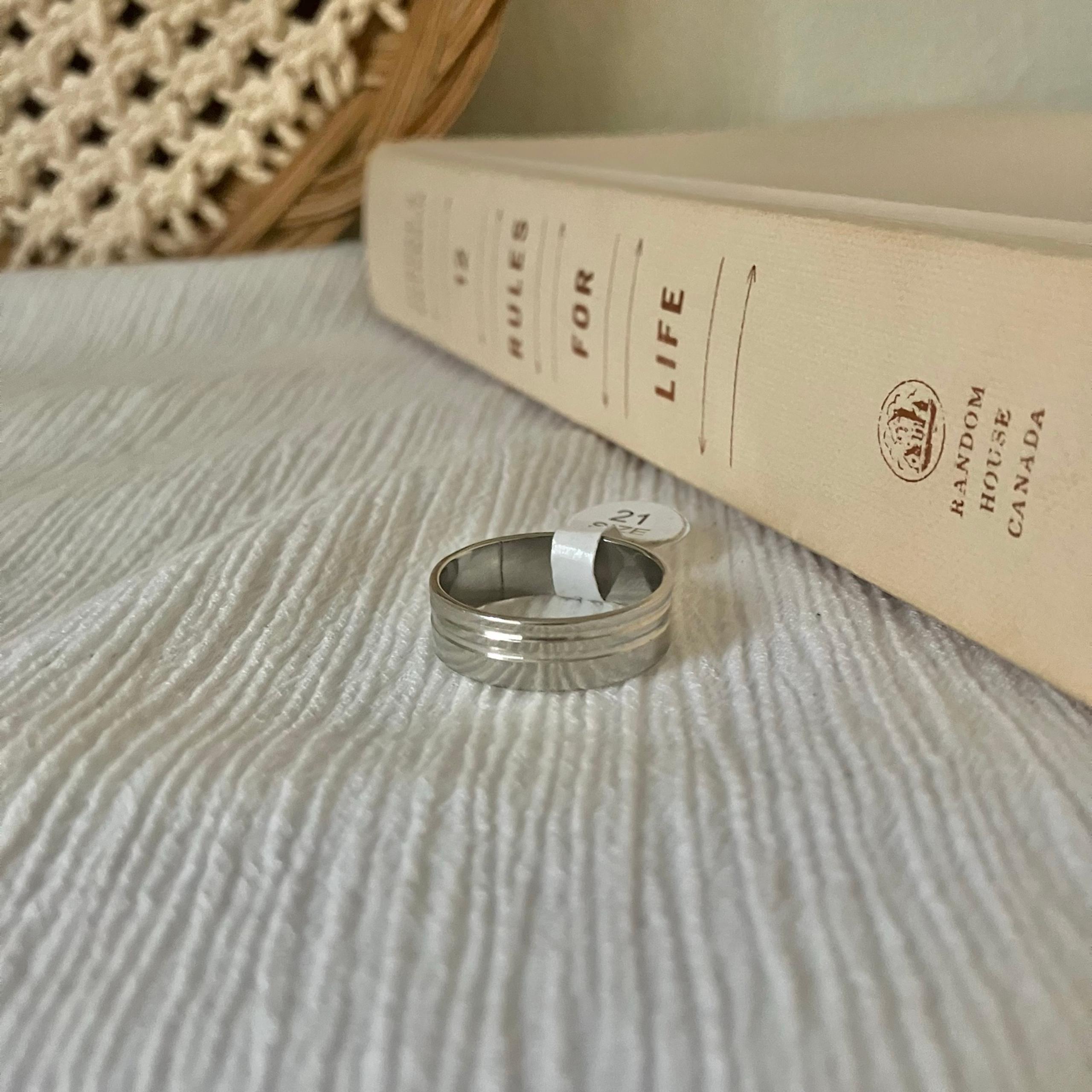 Men’s Silver Grooved Neutral Band Ring “Bellamy” Classic Simple Modern Clean Jew