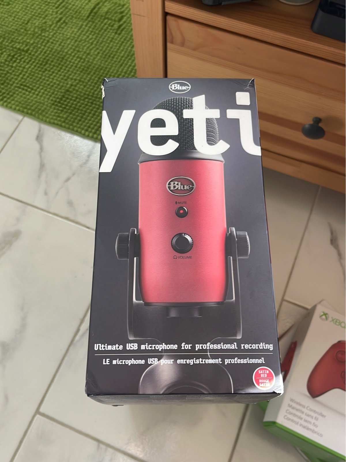 Blue Microphone Yeti USB Microphone - Satin Red
