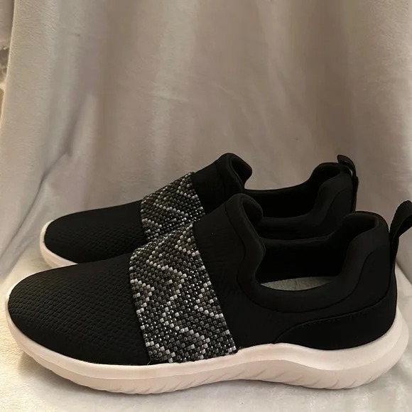 Clarks Cloudsteppers Embellished Slip-Ons - Nova Way - Black (7M) A453674