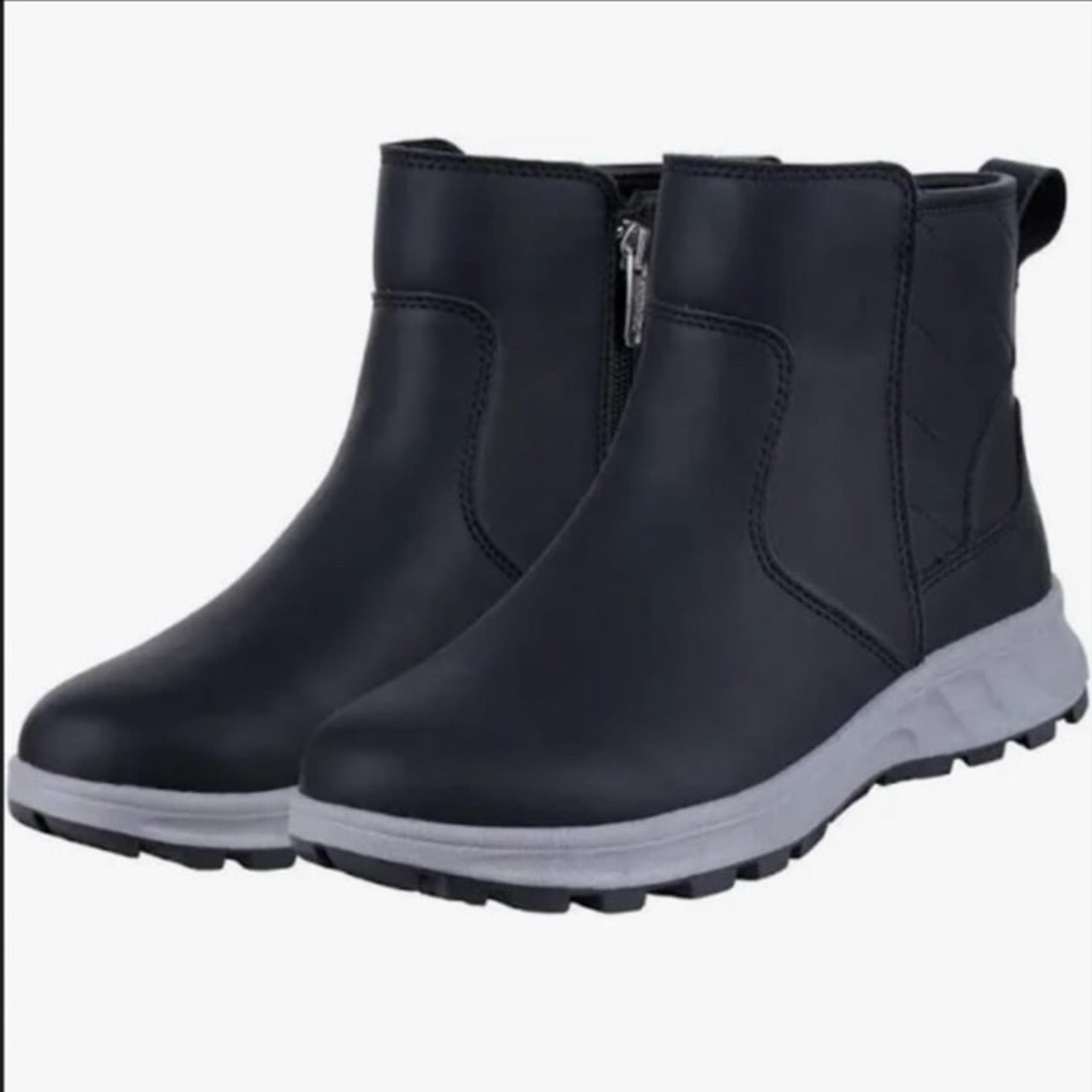 Khombu Sienna black boots size 6 NWT