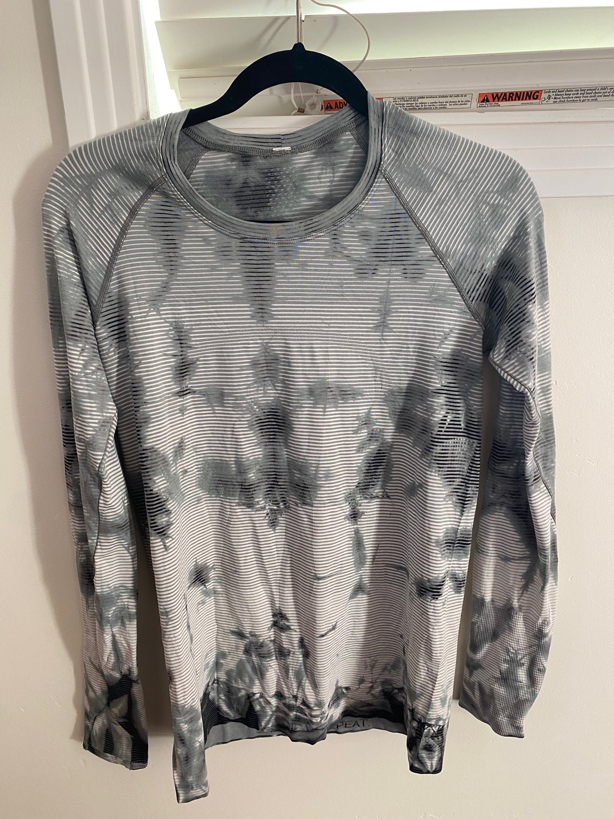 save up to 70% discount Lululemon 10 SZ dye tie Grey in shirt sleeve long tech swiftly Women save up to 70% discount Lululemon 10 SZ dye tie Grey in shirt sleeve long tech swiftly Women