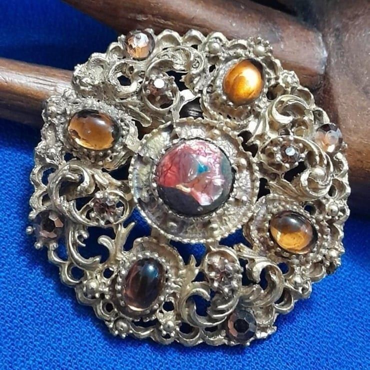Vintage art deco pot metal art glass brooch