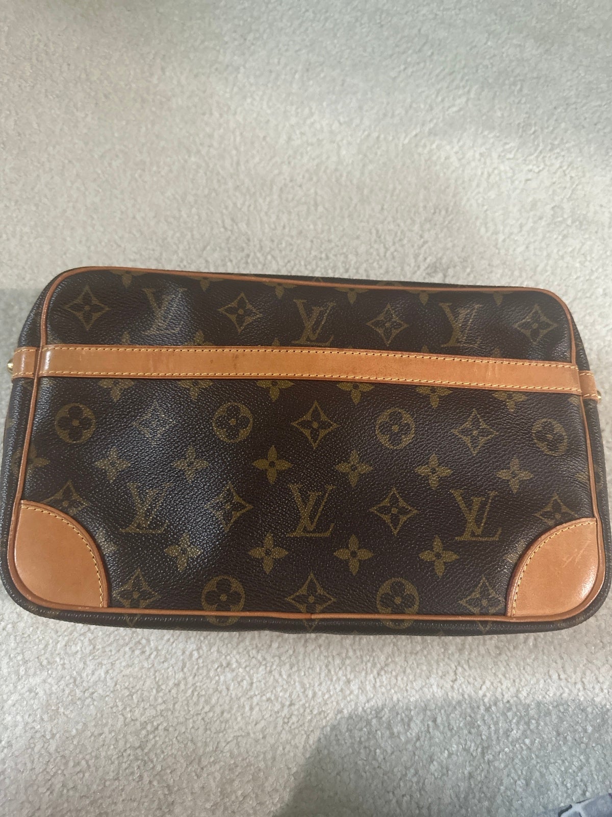 Louis vuitton clutch bag