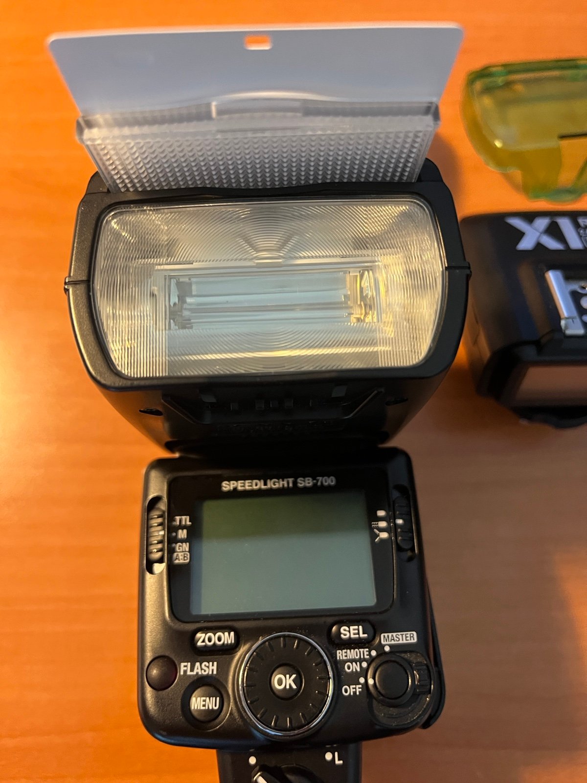 Nikon SB-700 + Transmitter — read description