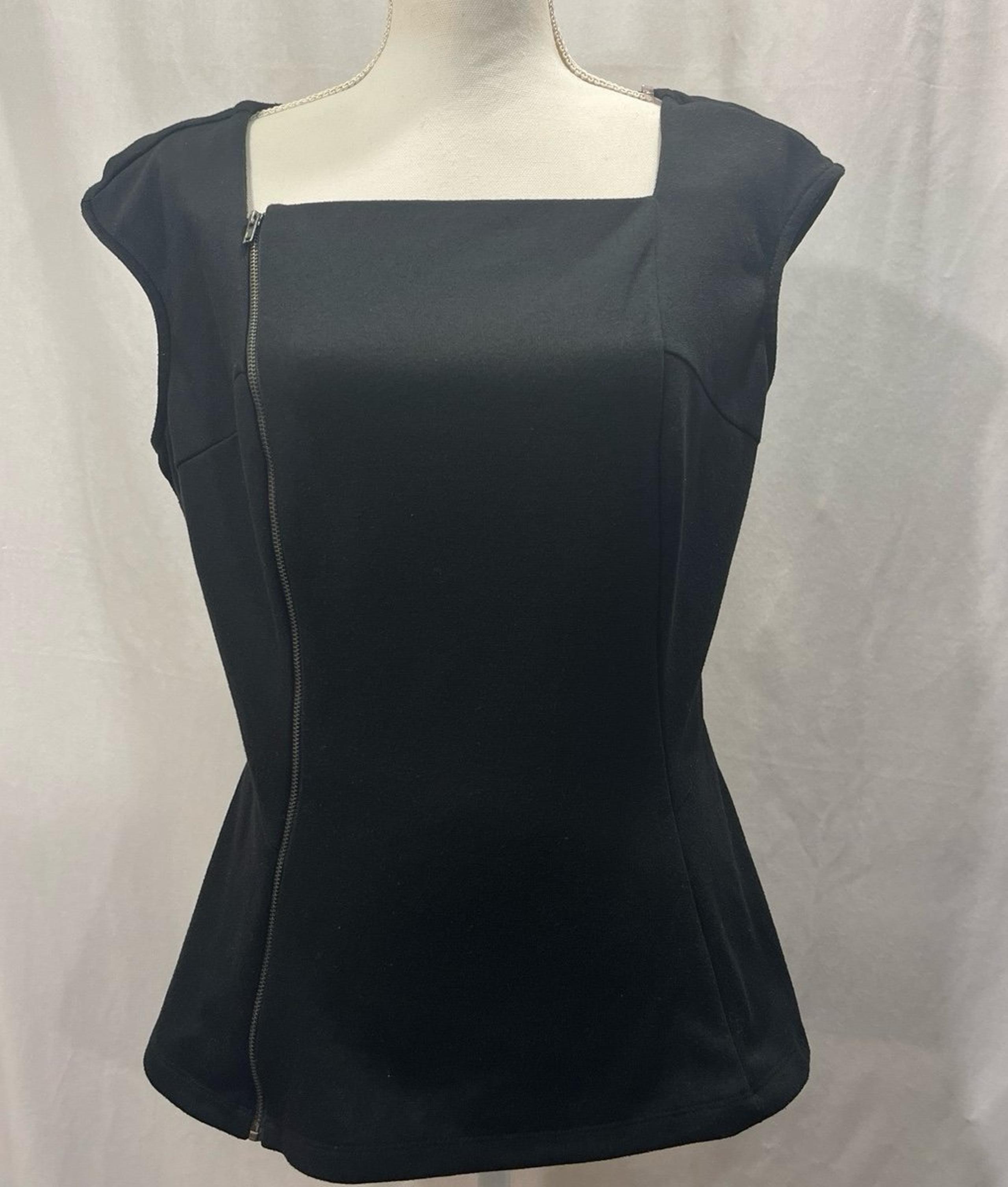 Worthington size large Black fitted top