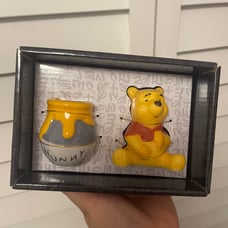 Disney Winnie the Pooh And Honey Pot Ceramic Salt & Pepper Shakers