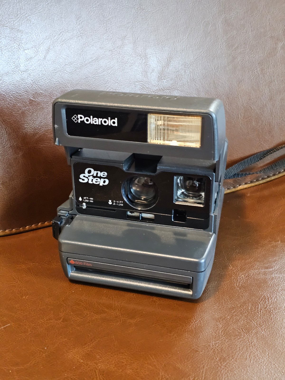 Polaroid one step instant 600 film camera