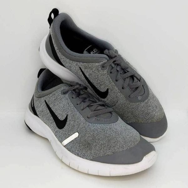 Nike Flex Experience 8 Boy's Pre-owned Cool Gray/Black Running Sneakers - sz. 5Y