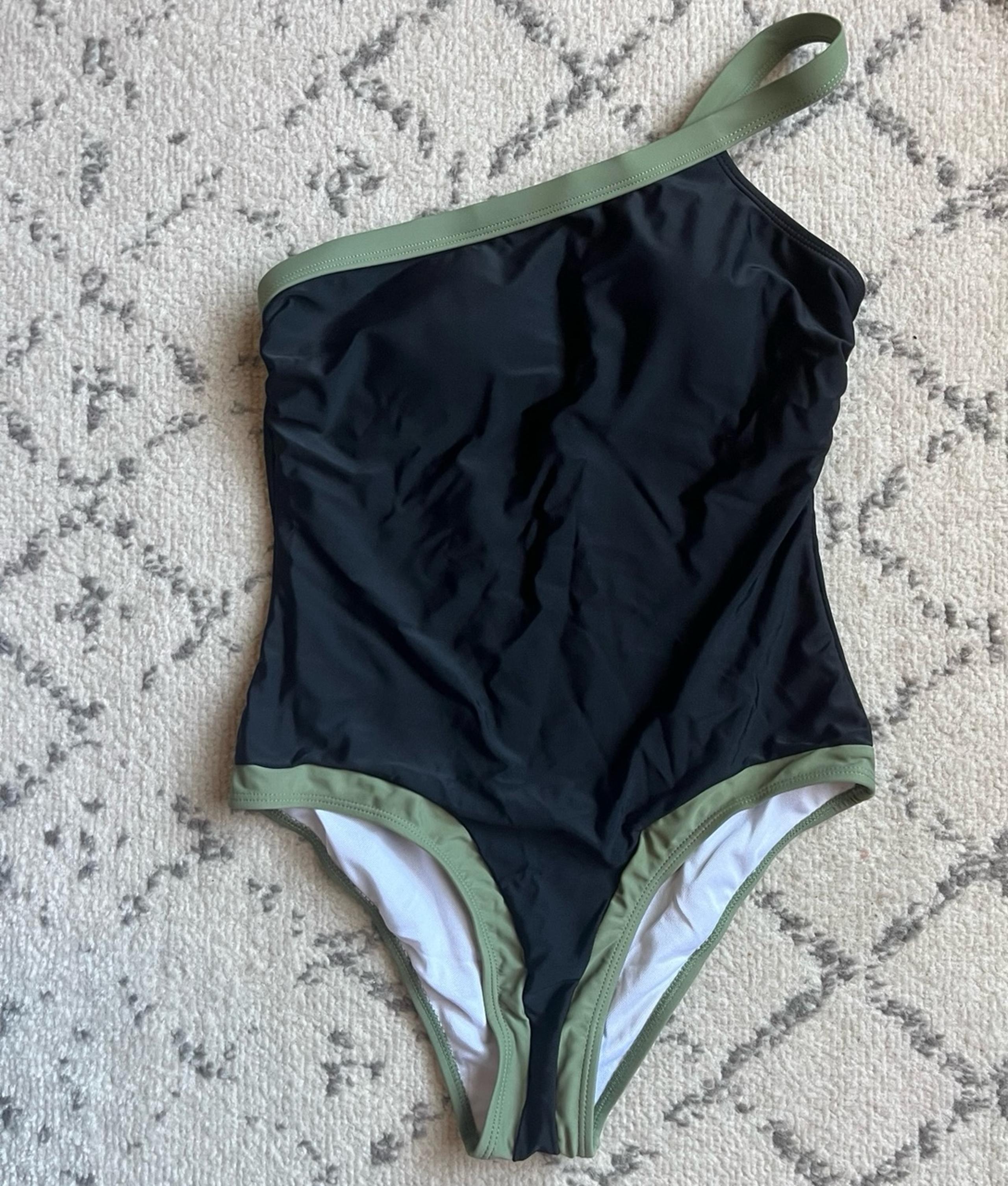 One Shoulder Strap Swimsuit