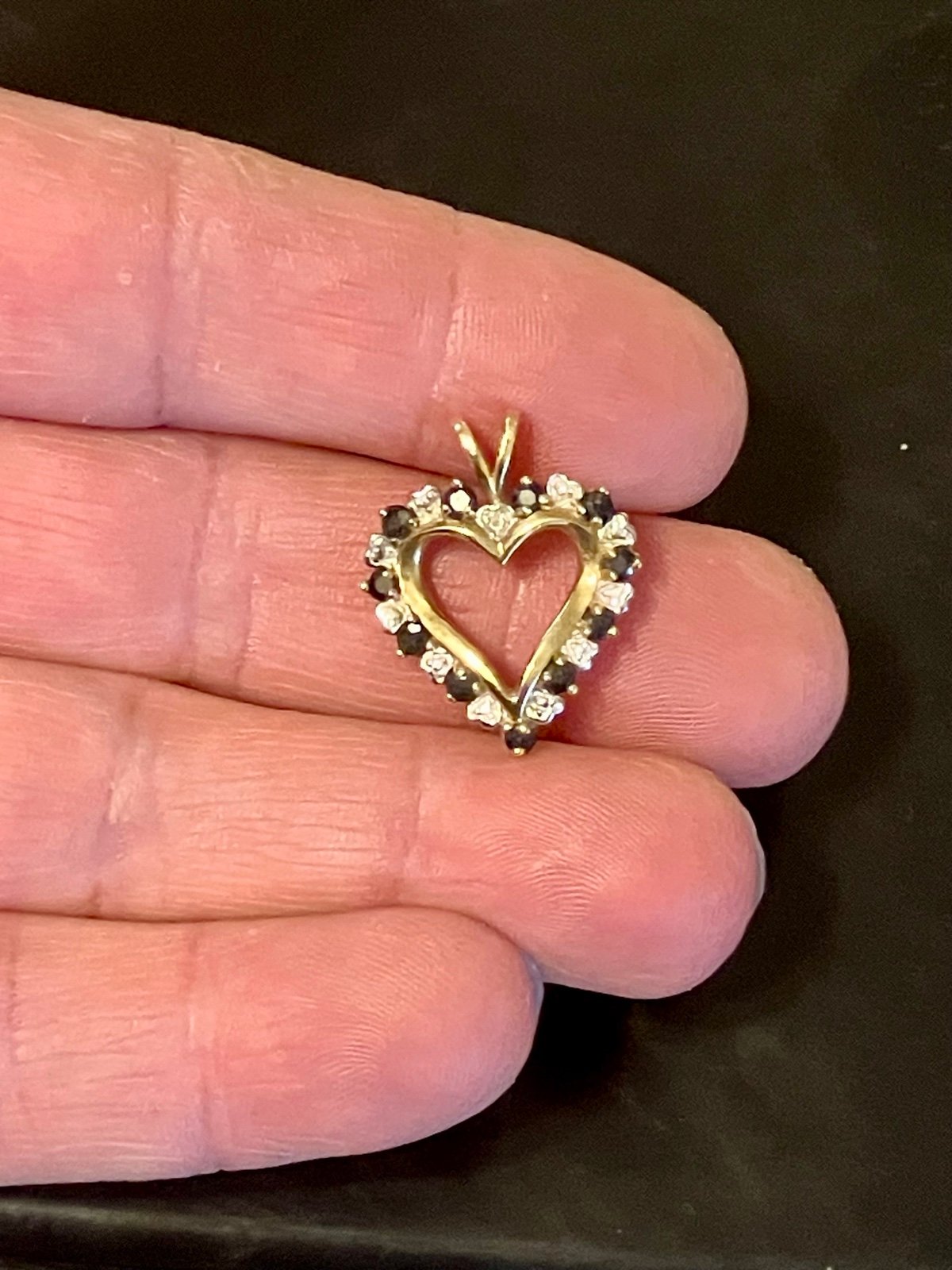 10k SOLID YELLOW GOLD SAPPHIRE AND DIAMOND HEART PENDANT 2.8g