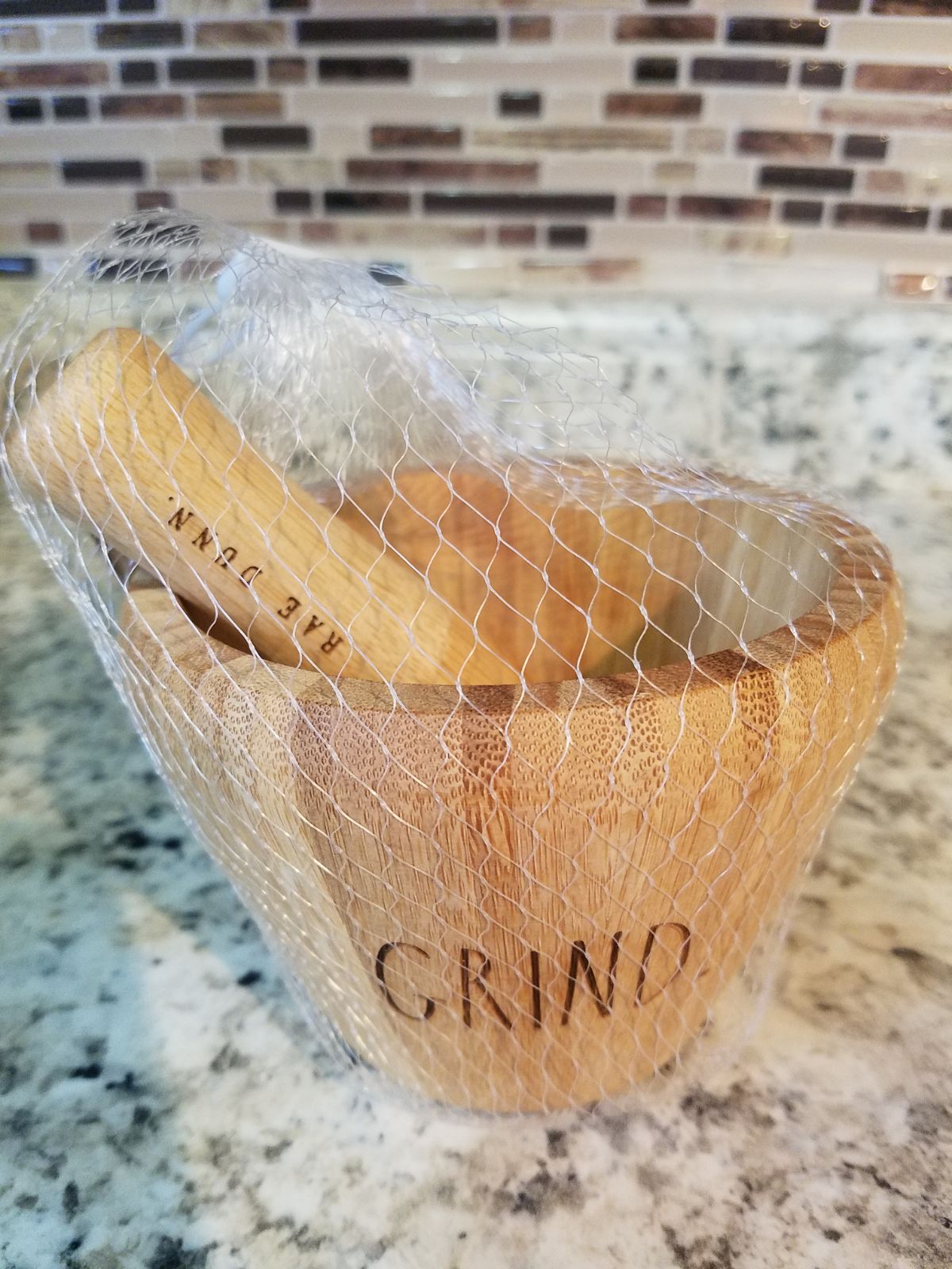 Rae Dunn GRIND. SPICE Grinder. Mortar & Pestle Set.