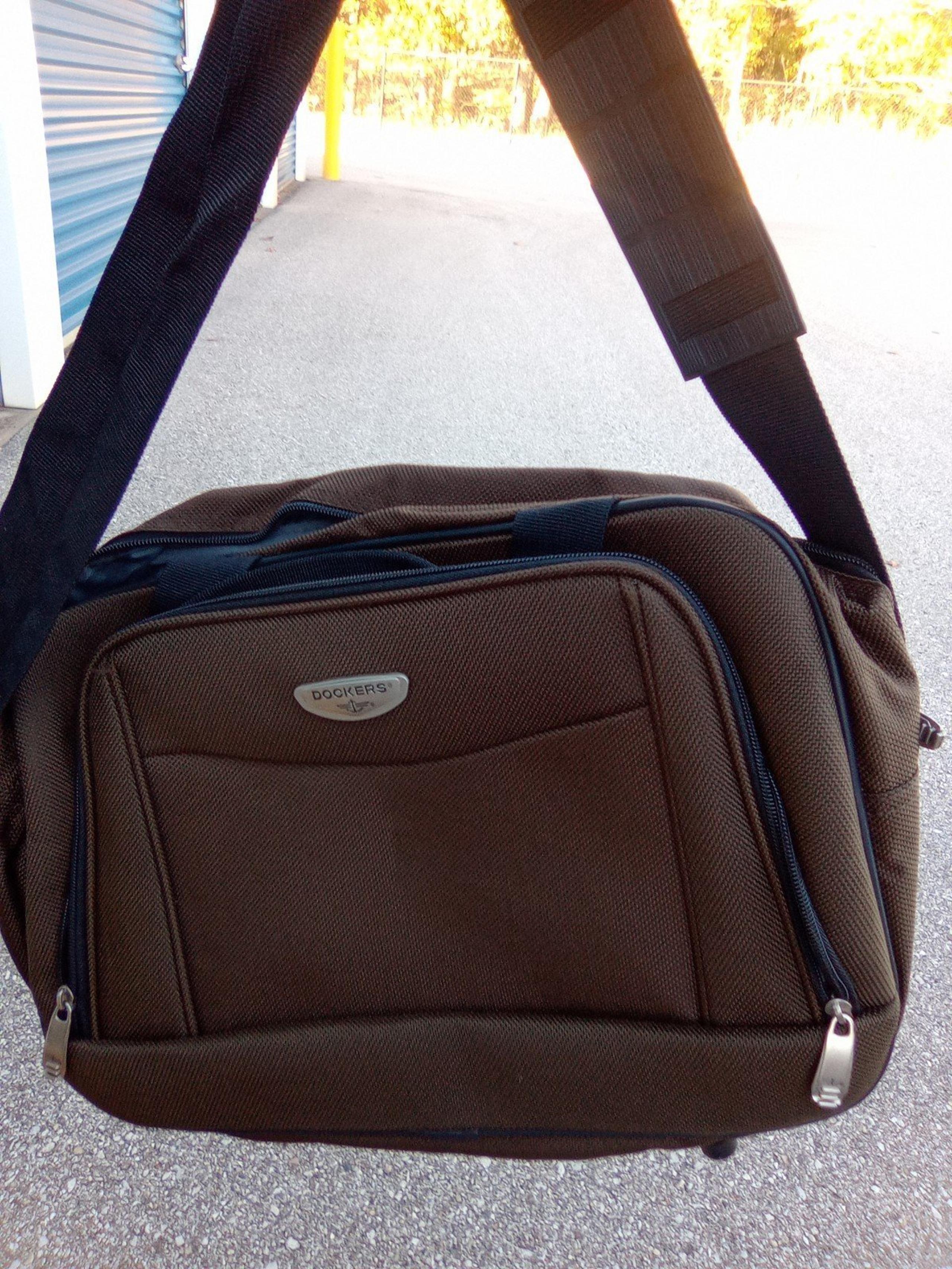 Dockers travel bag