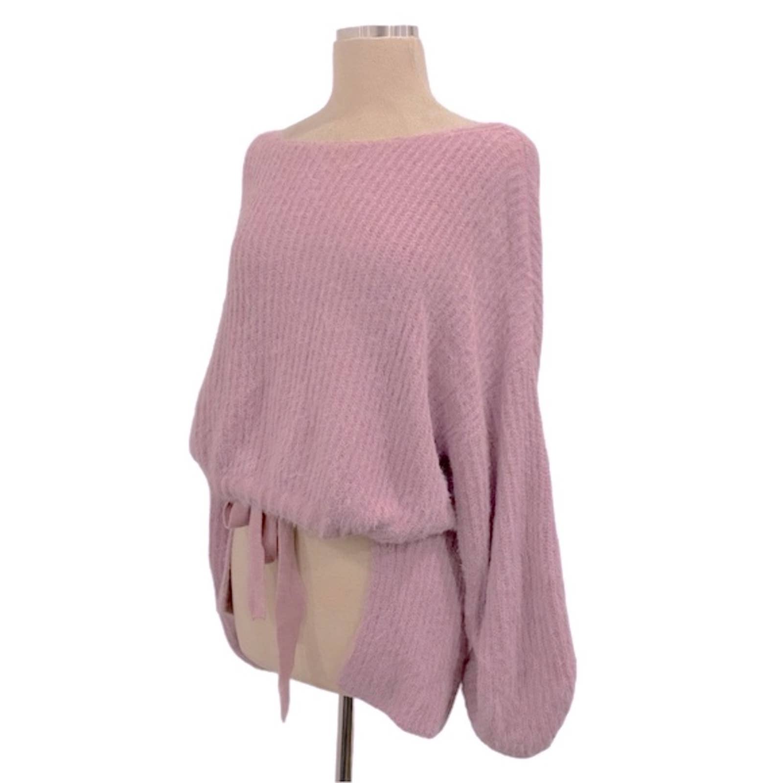 J.O.A Neiman Marcus Oversized Knit Lilac Scoop Neck Sweater With High Low Hem