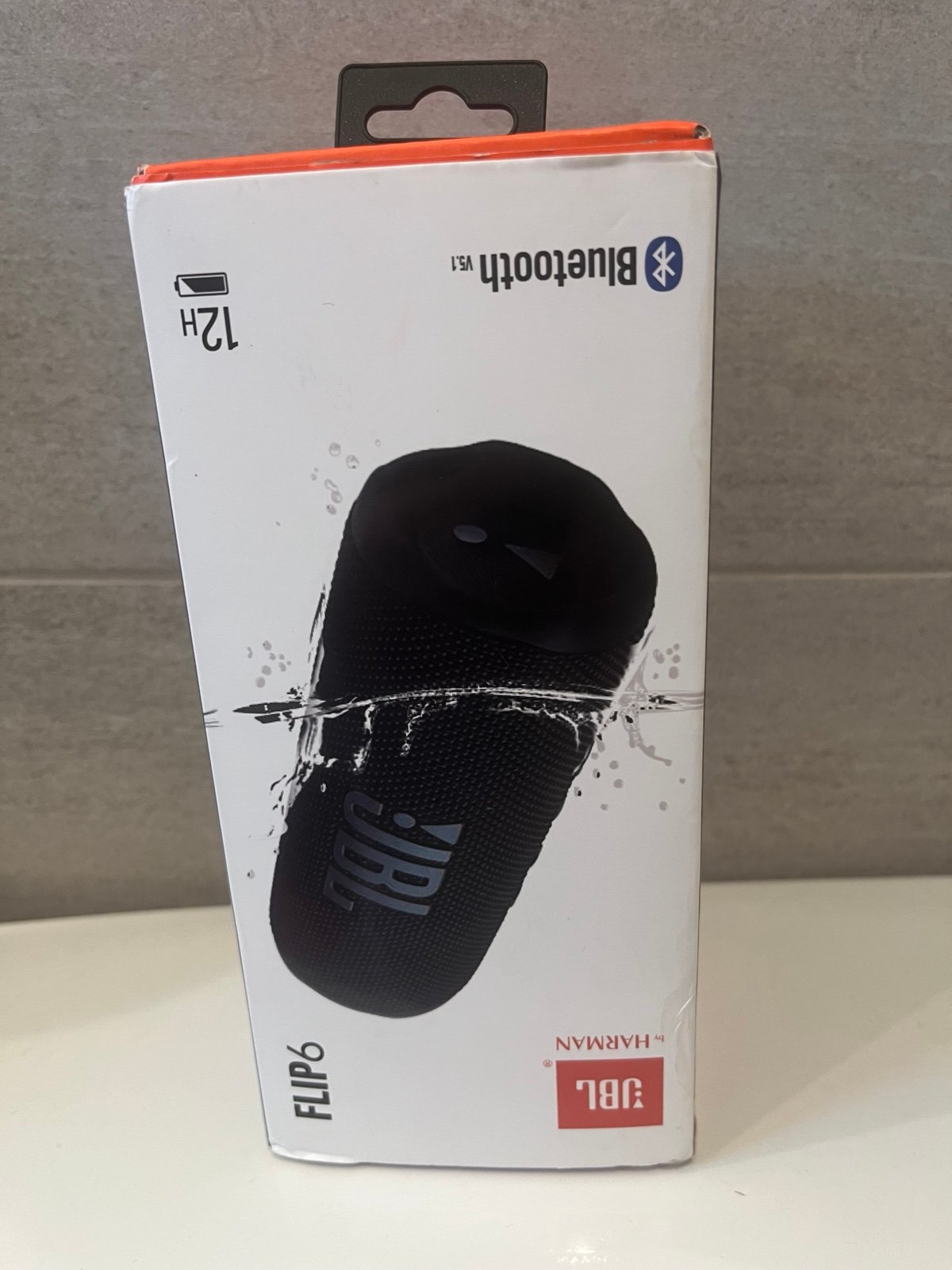 JBL flip 6 speaker