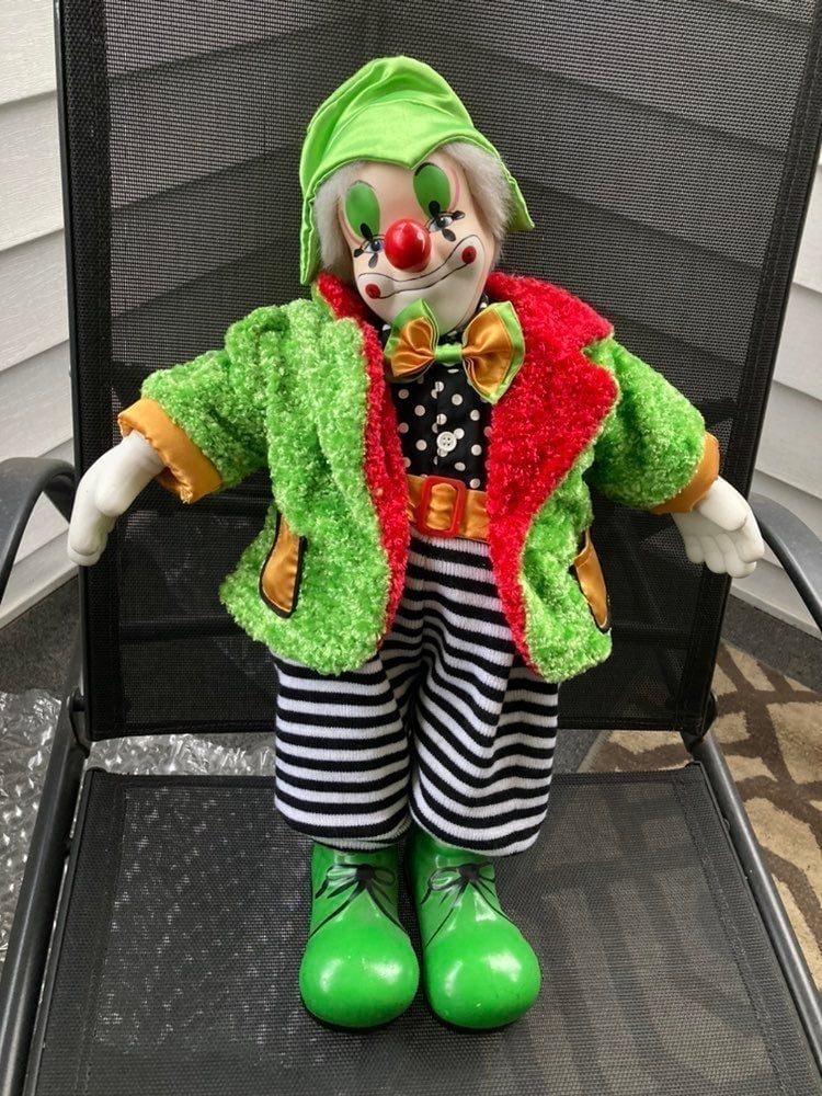 Vintage 22” Dee Dee Collectors Choice Clown Doll Bisque Porcelain Collectors Dol