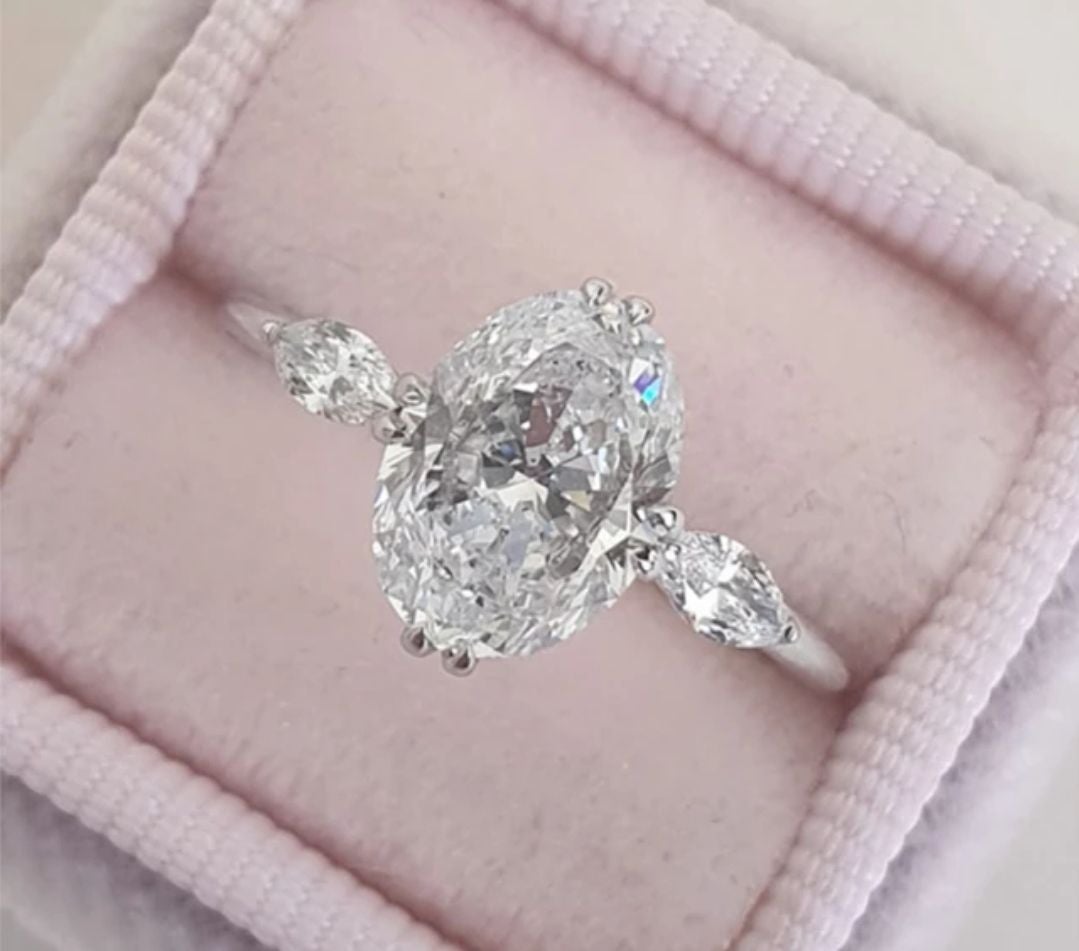 *SALE* 2CT Oval Cut Moissanite Diamond Genuine White gold platinum Engagement Ri
