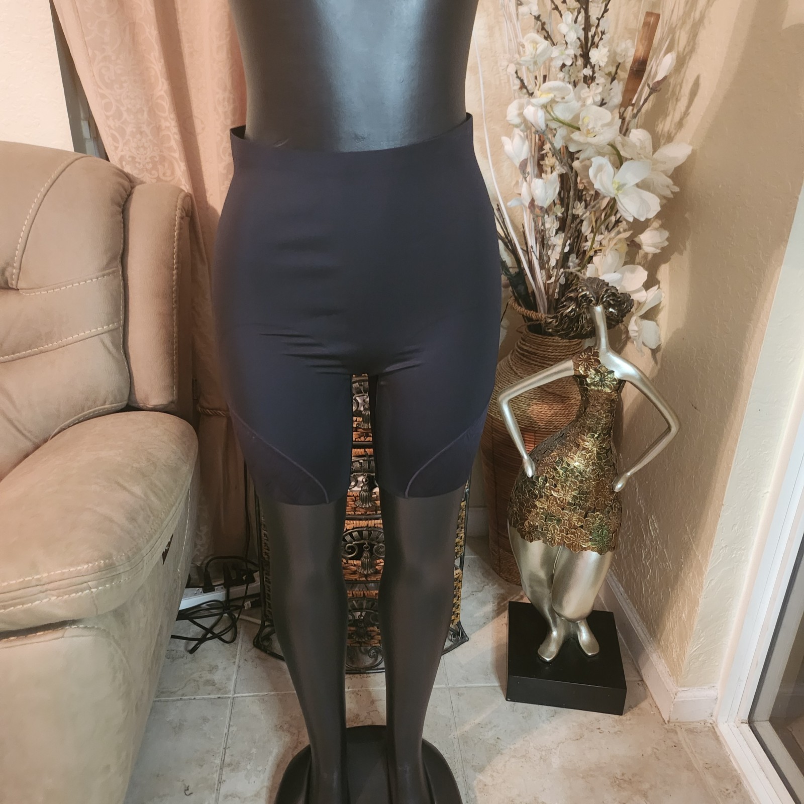 Chantelle body shaper size XL