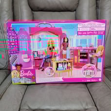 Barbie Glam Getaway House
