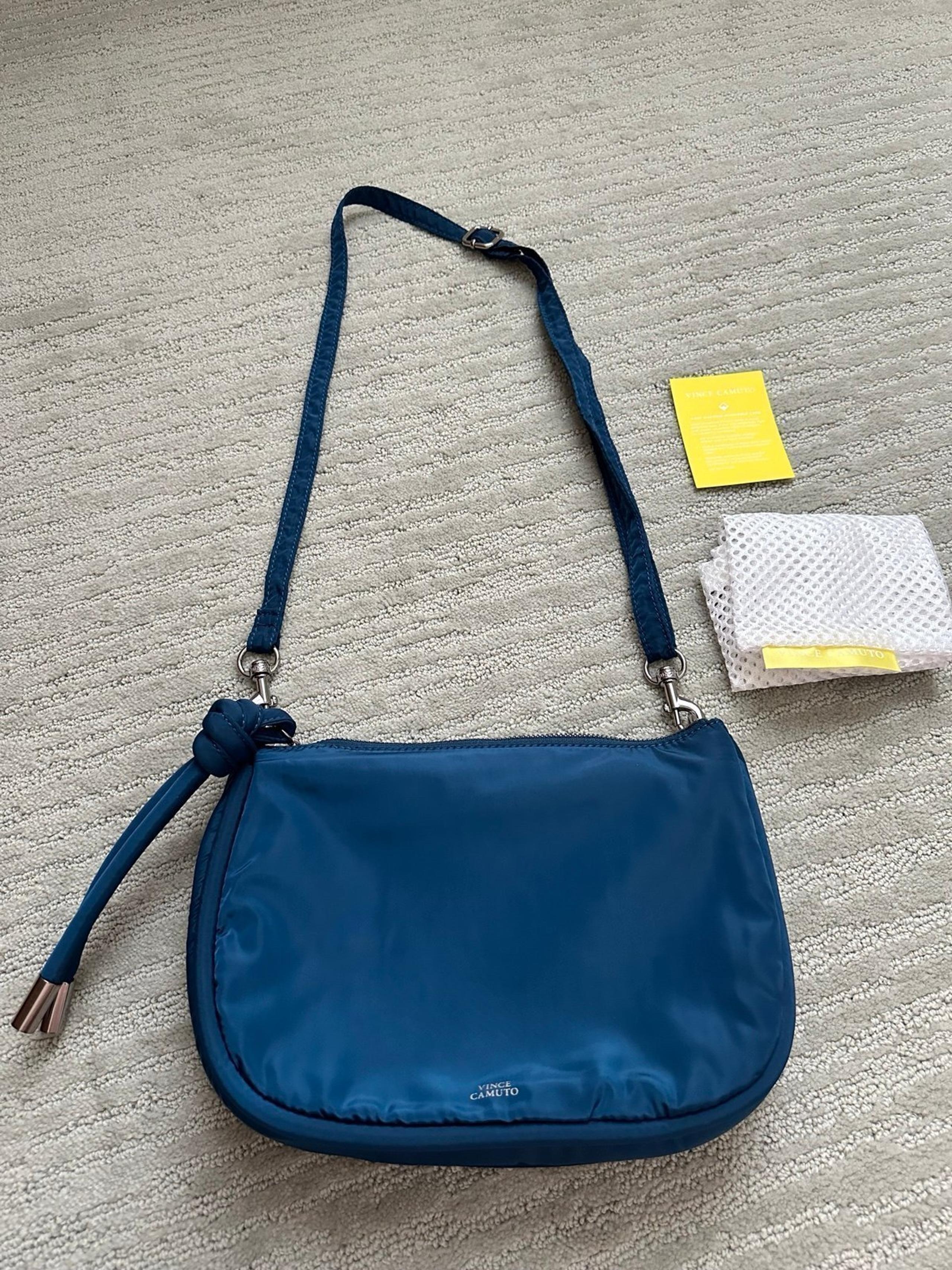 NWOT—Vince Camuto Basha nylon crossbody clutch w/detachable strap and dust bag