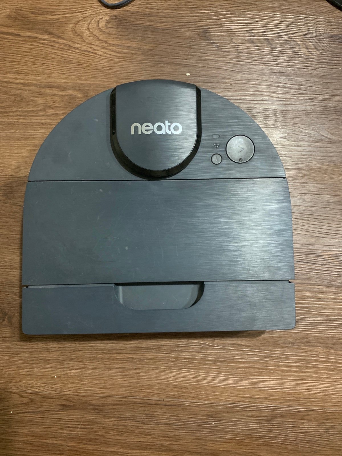 Neato roomba model D8