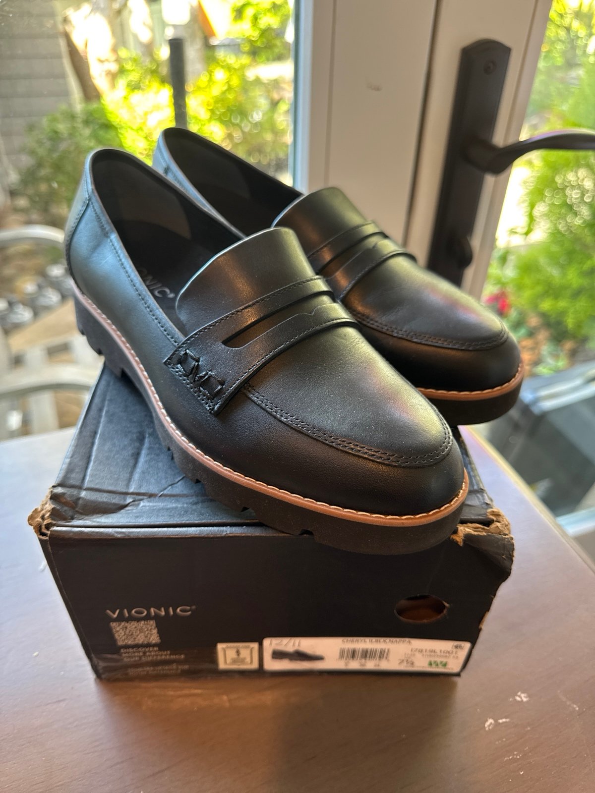 Vionic Cheryl black loafer