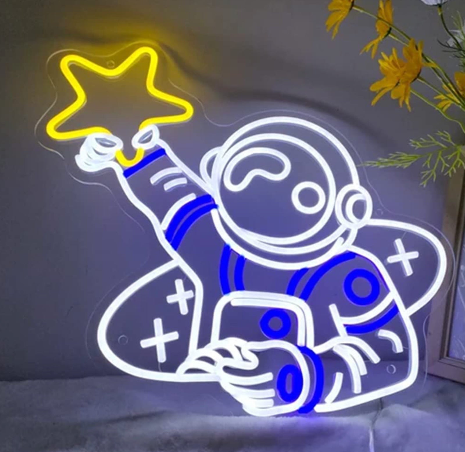 Fun Bright Portal Astronaut Catching a Star LED Night Light Space Universe Decor