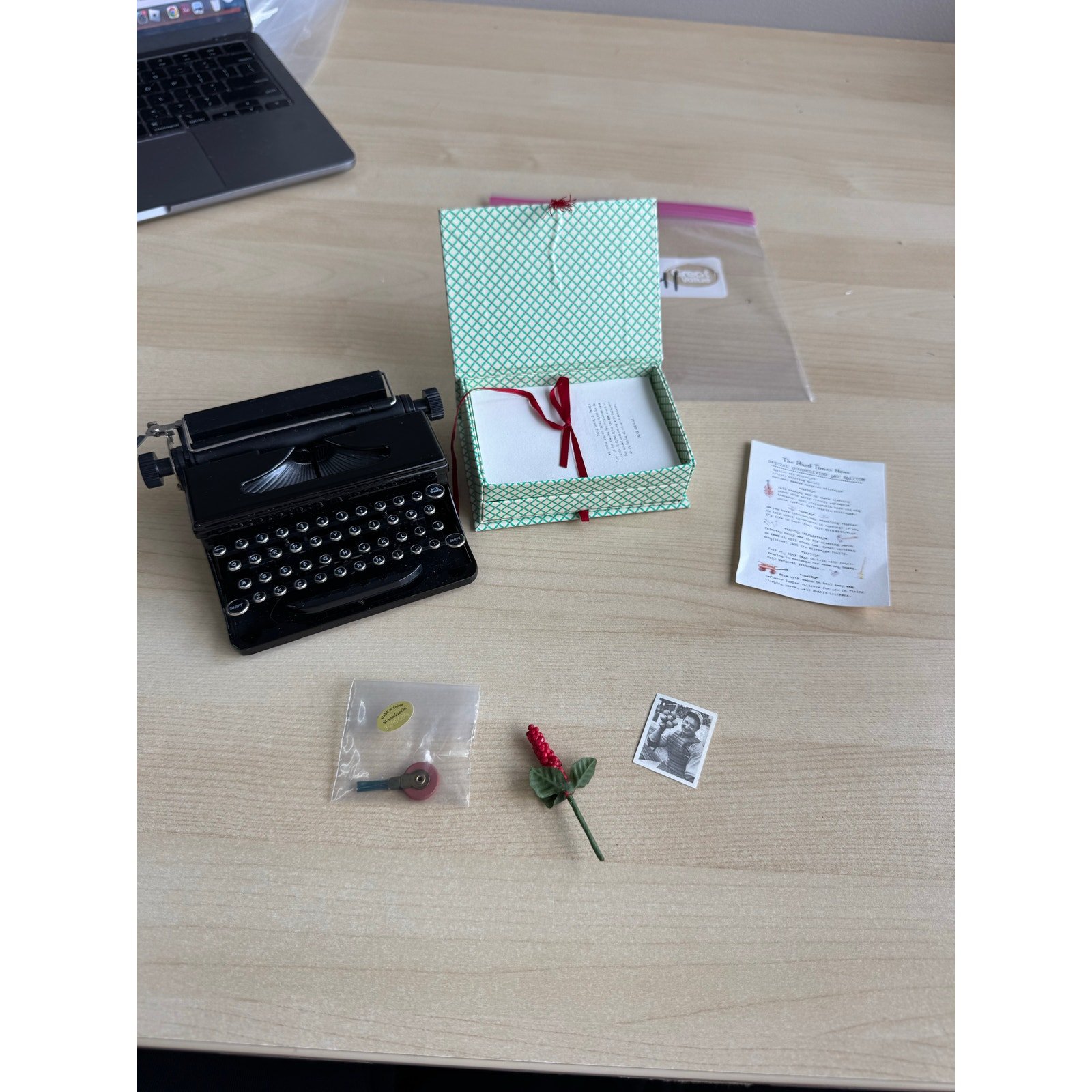 N341 American girl doll Kit type writer & box