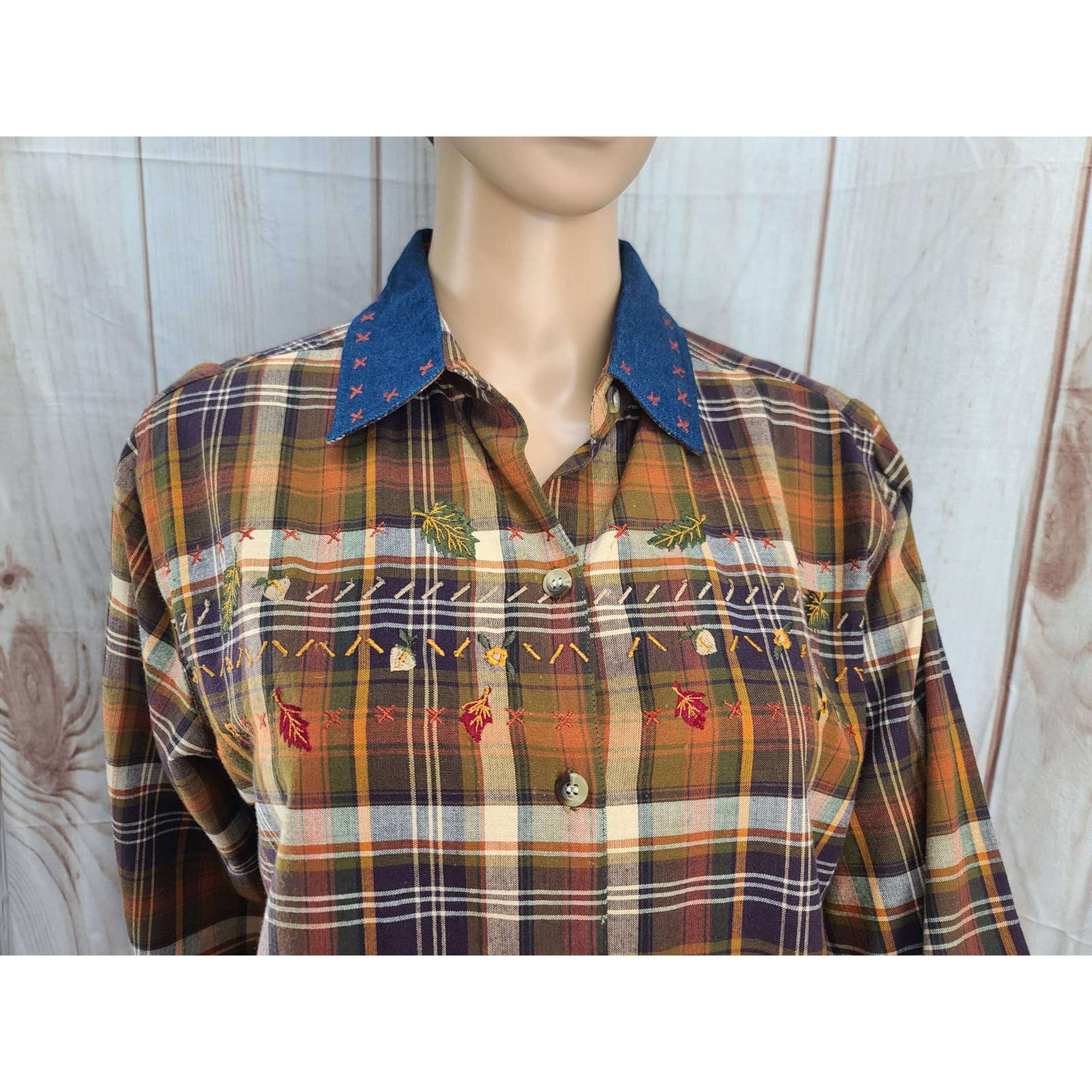 CASEY & MAX Women's Plaid Shirt Long Sleeve Button Down Fall Theme Embroidery Sm