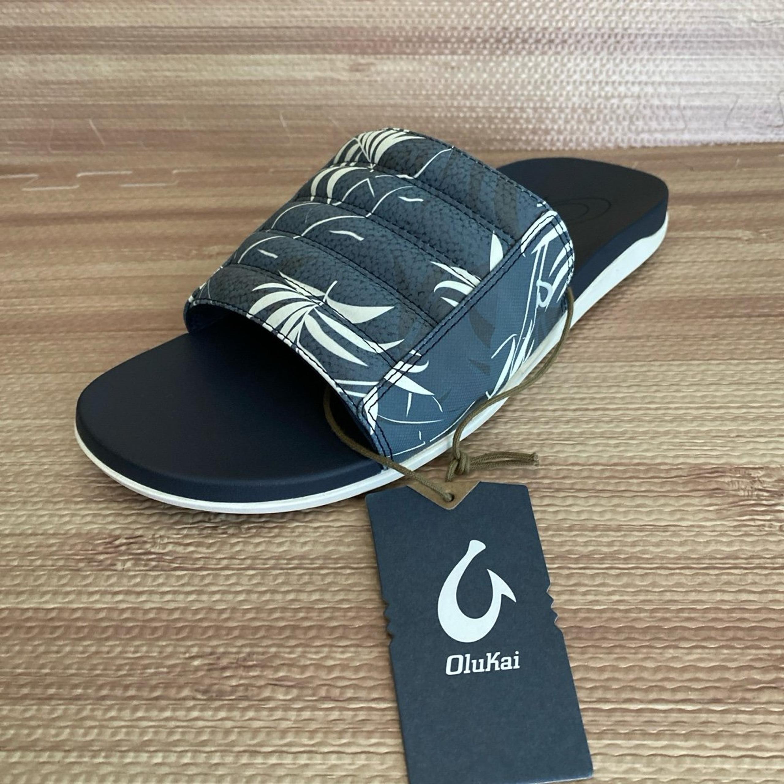 OluKai Men's Maha 'Olu Slides Size 9