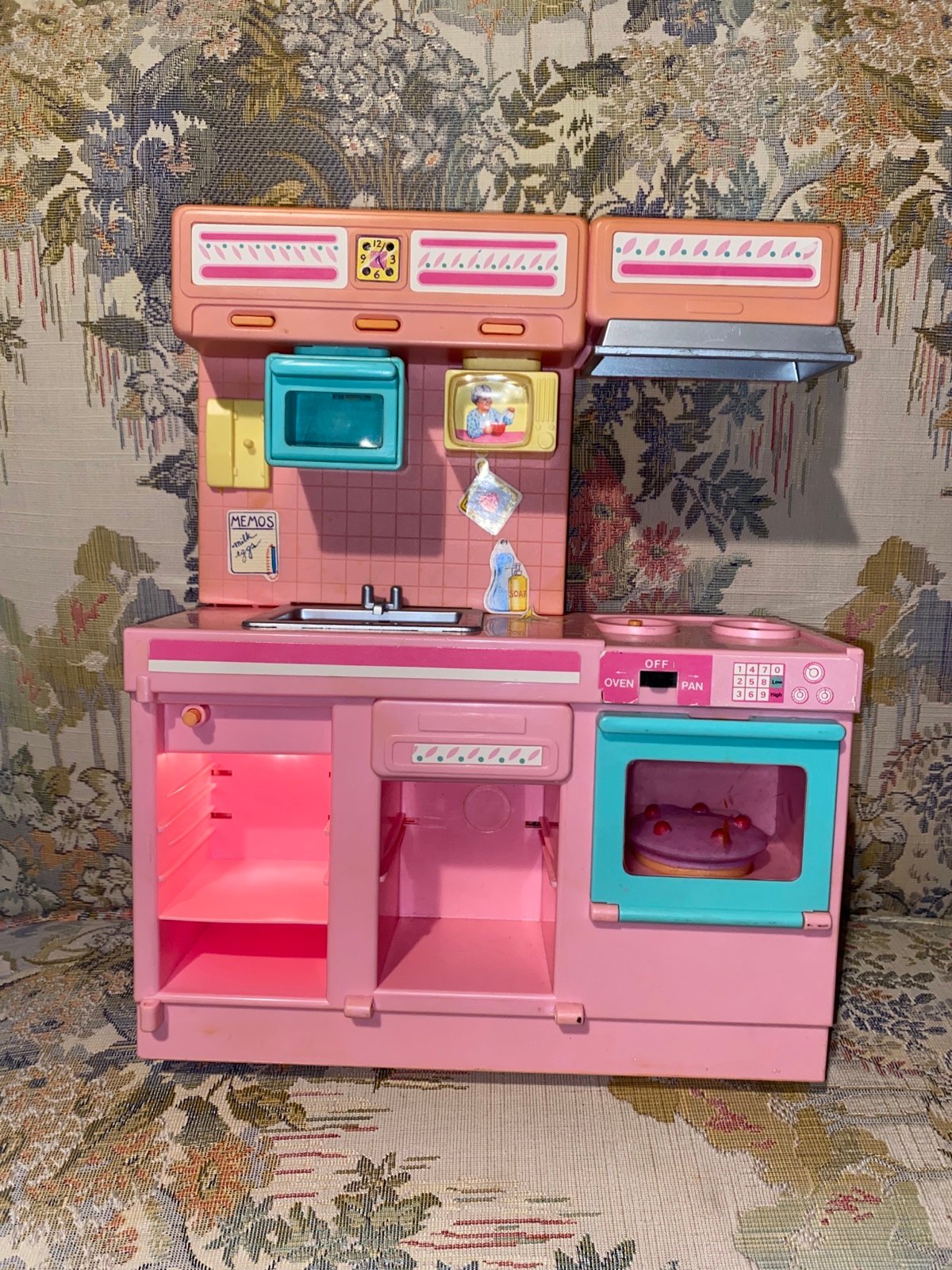 Barbie vintage kitchen