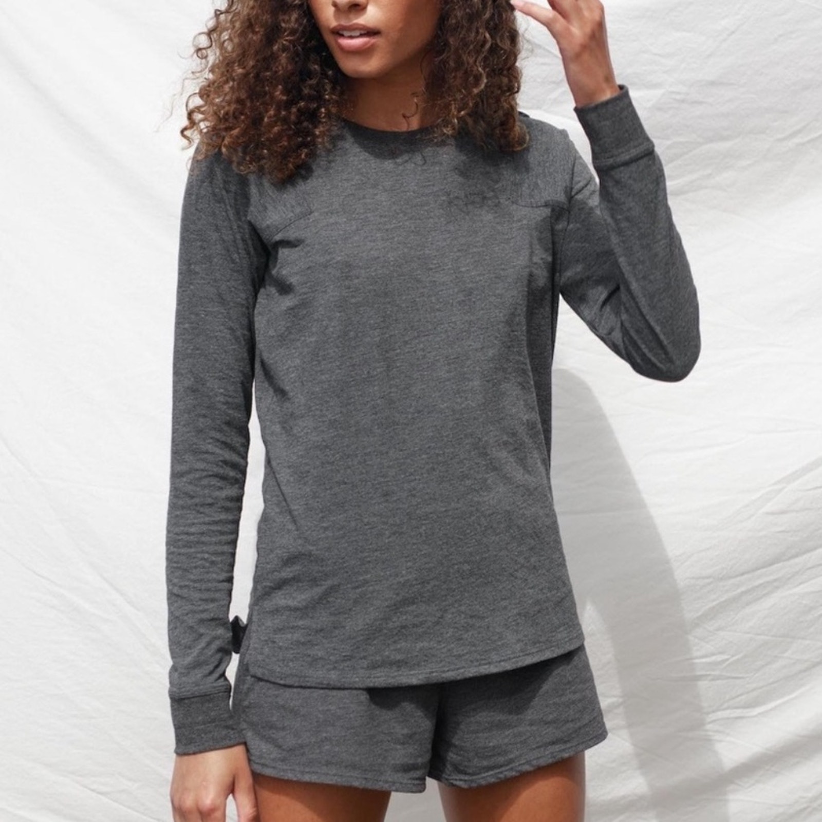 Lunya Women’s Restore Long Sleeve Base Charcoal Pima Cotton Crewneck T Shirt S