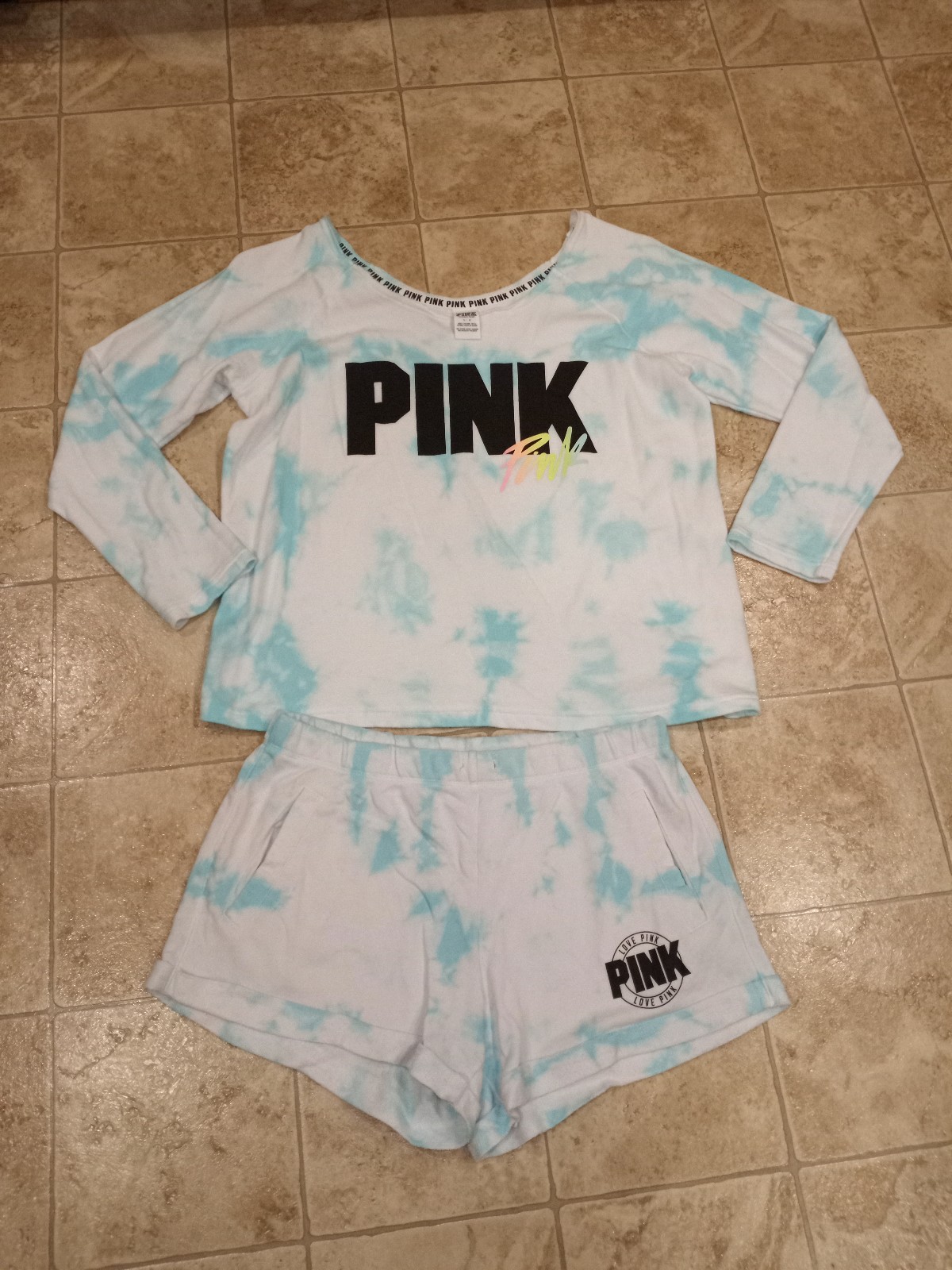 RARE HTF VS PINK SHORT SET