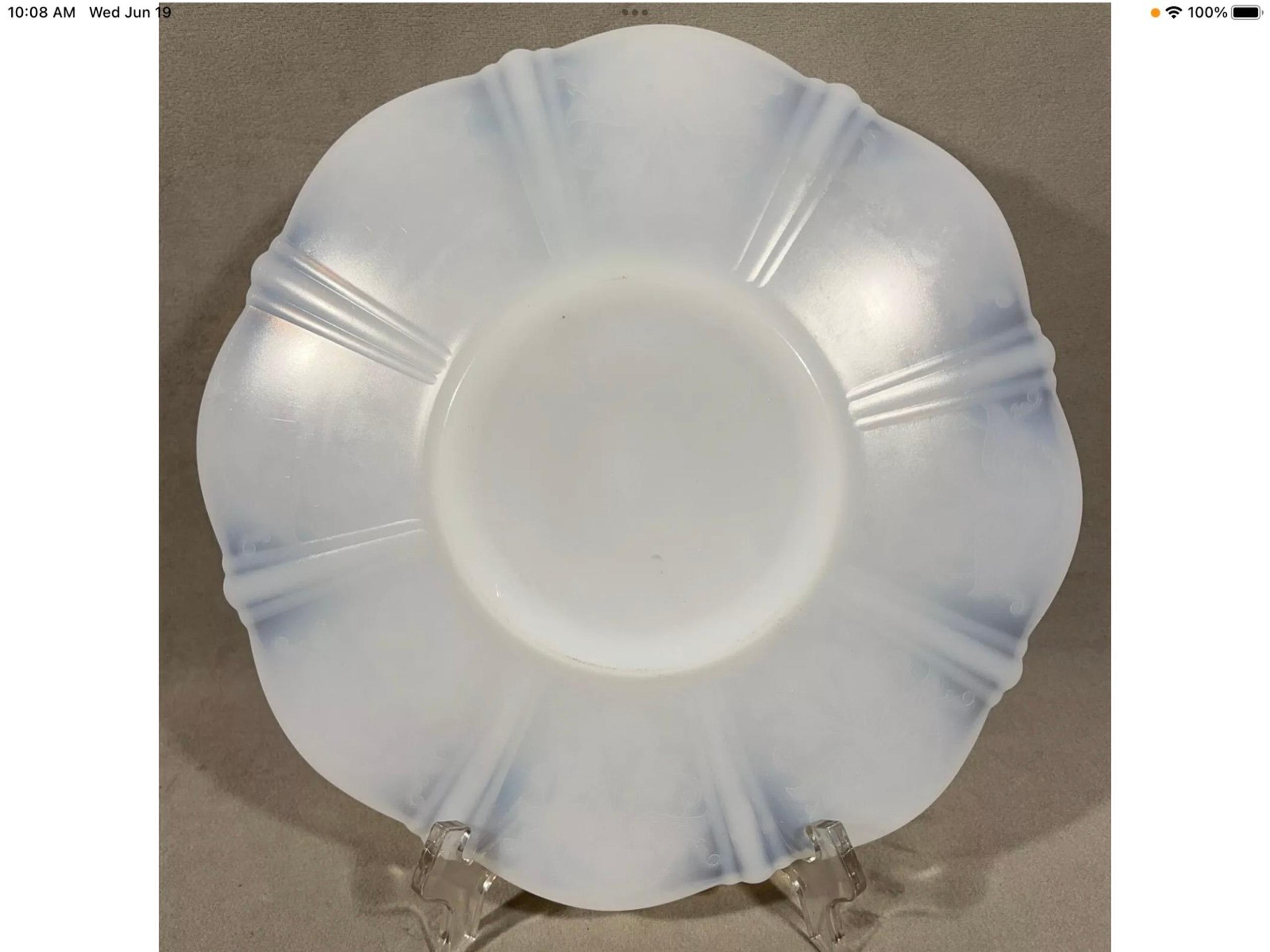 Vintage MacBeth EvansAmerican Sweetheart MONAX WHITE opalescent platter 10.75”