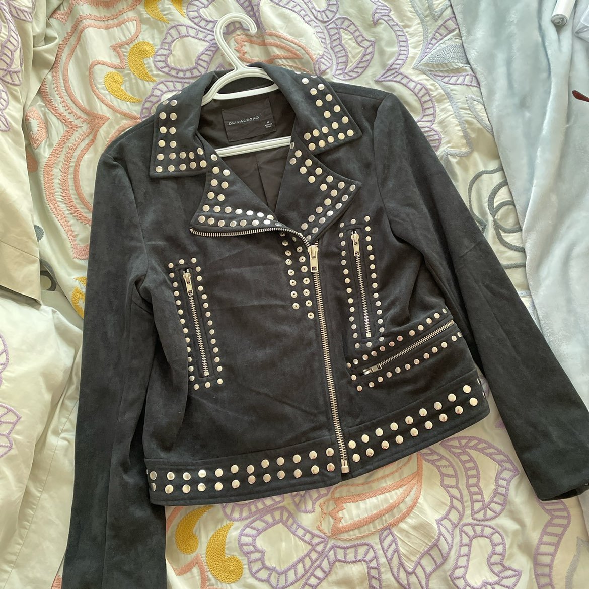 Olivaceous studded jacket