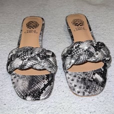 Vince Camuto VE-Nelliza flats slide open toe faux snake skin shoes sz 8M
