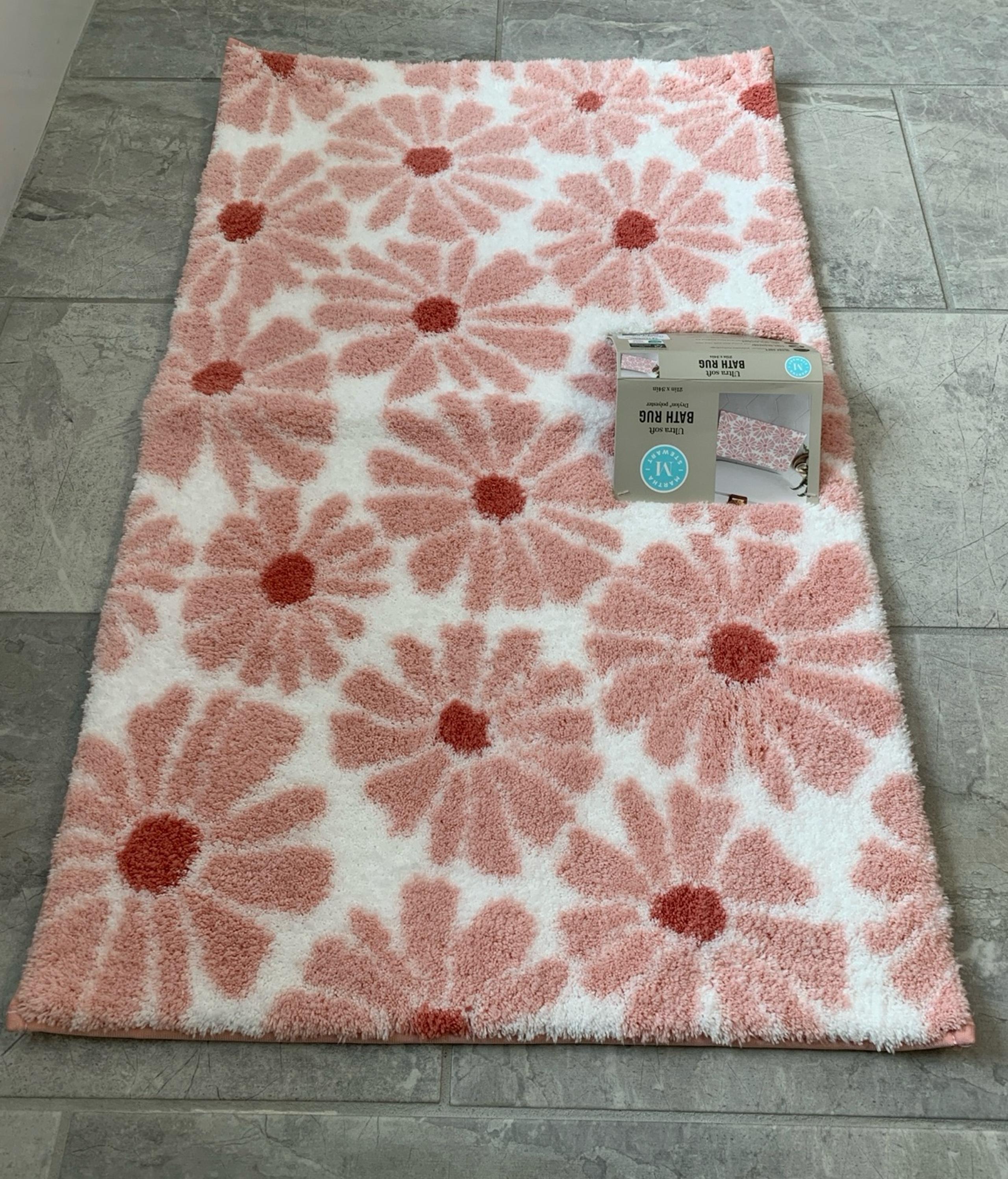 NWT Martha Stewart bath rug