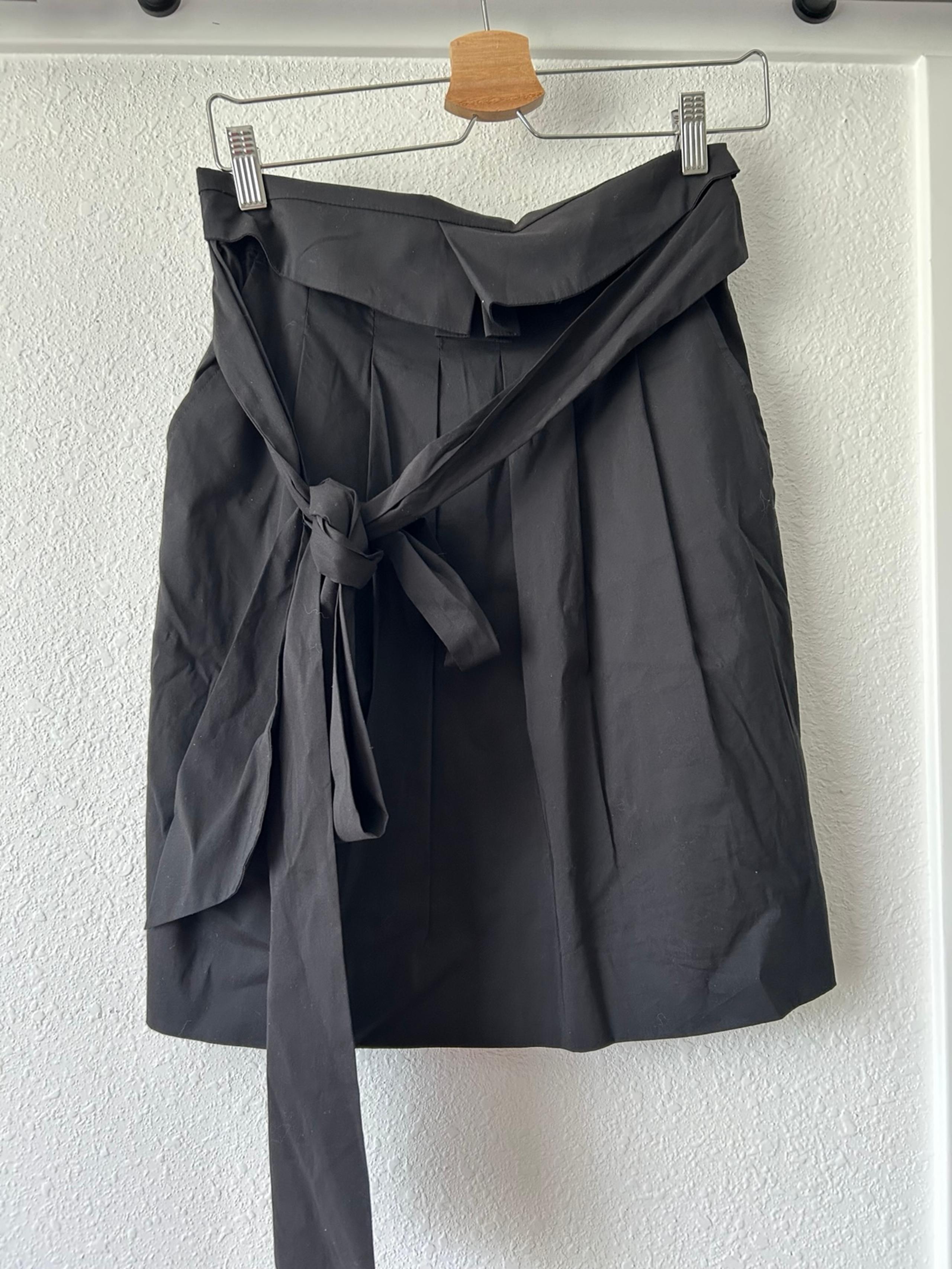 BCBGMaxAzria Black Knee-Length A-Line Skirt