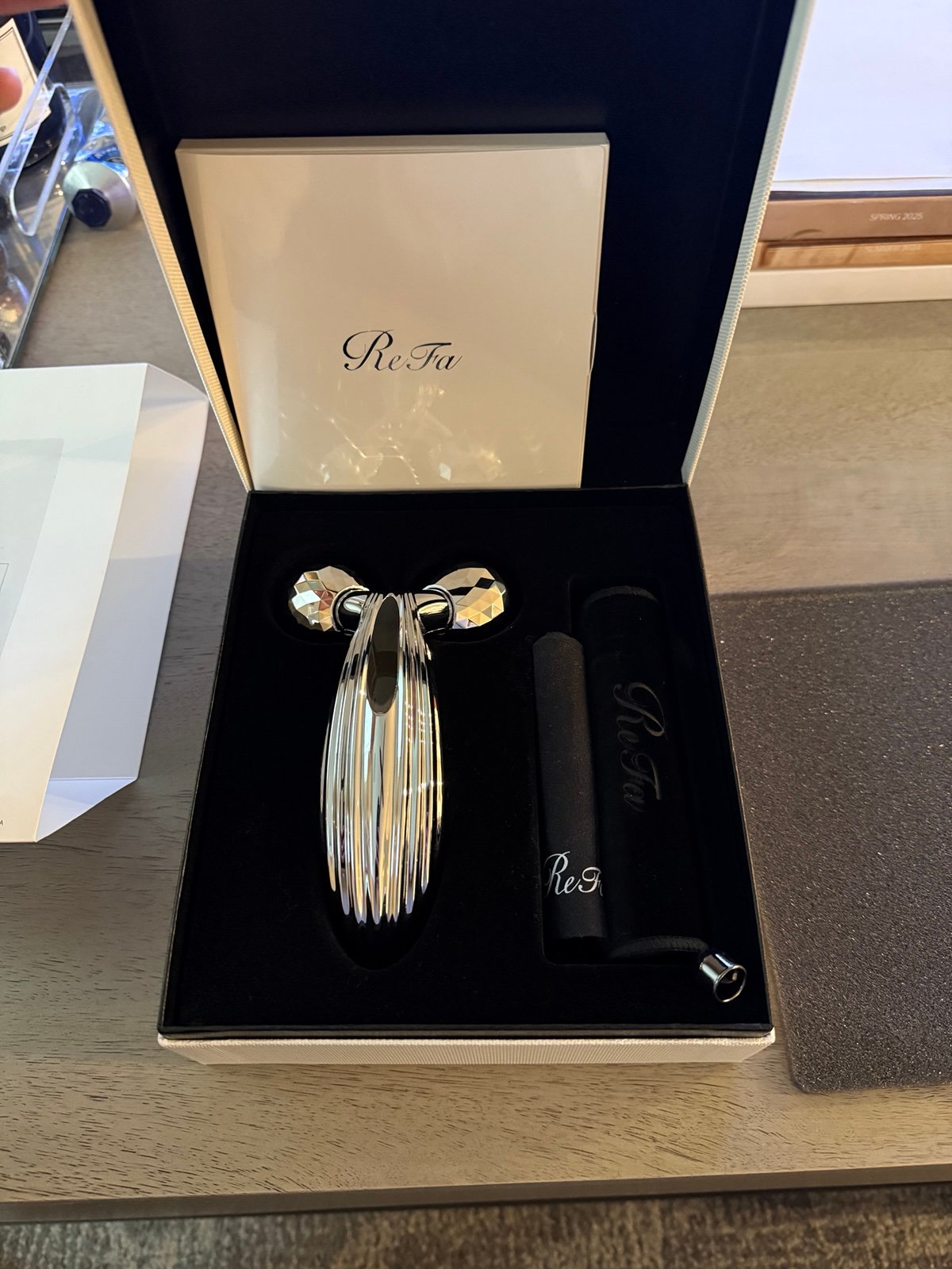 新品未使用！ReFa CARAT RAY Amazon.com: ReFa CARAT RAY FACE |Deluxe face, neck