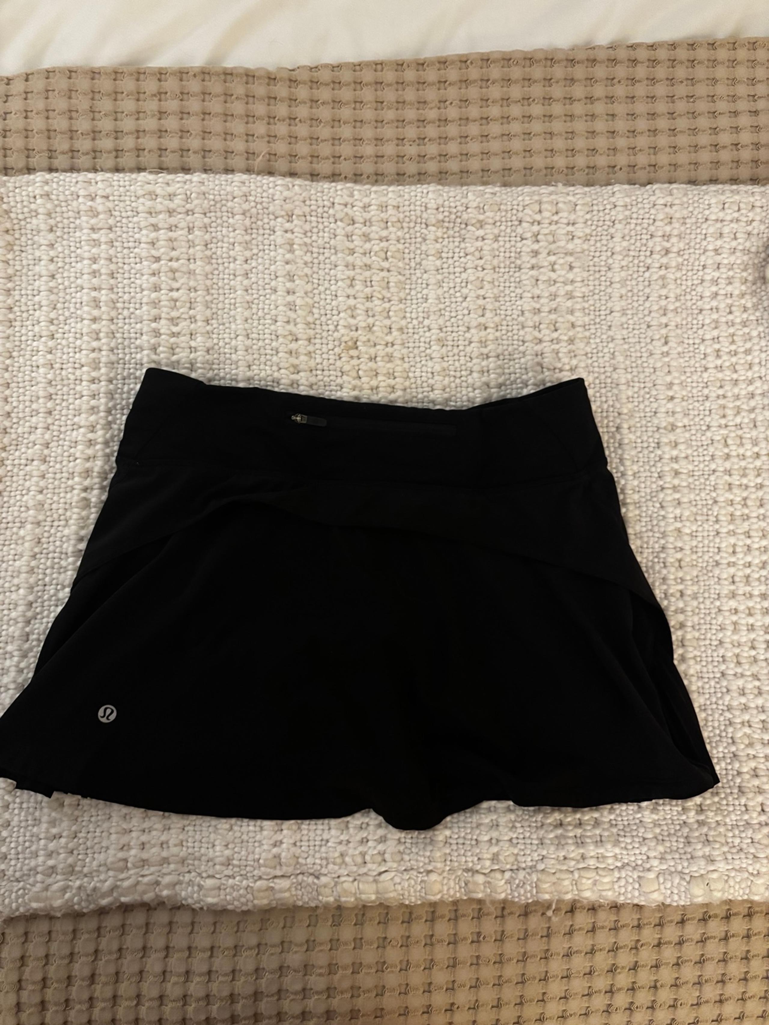 Lululemon athletica black skirt/ skort