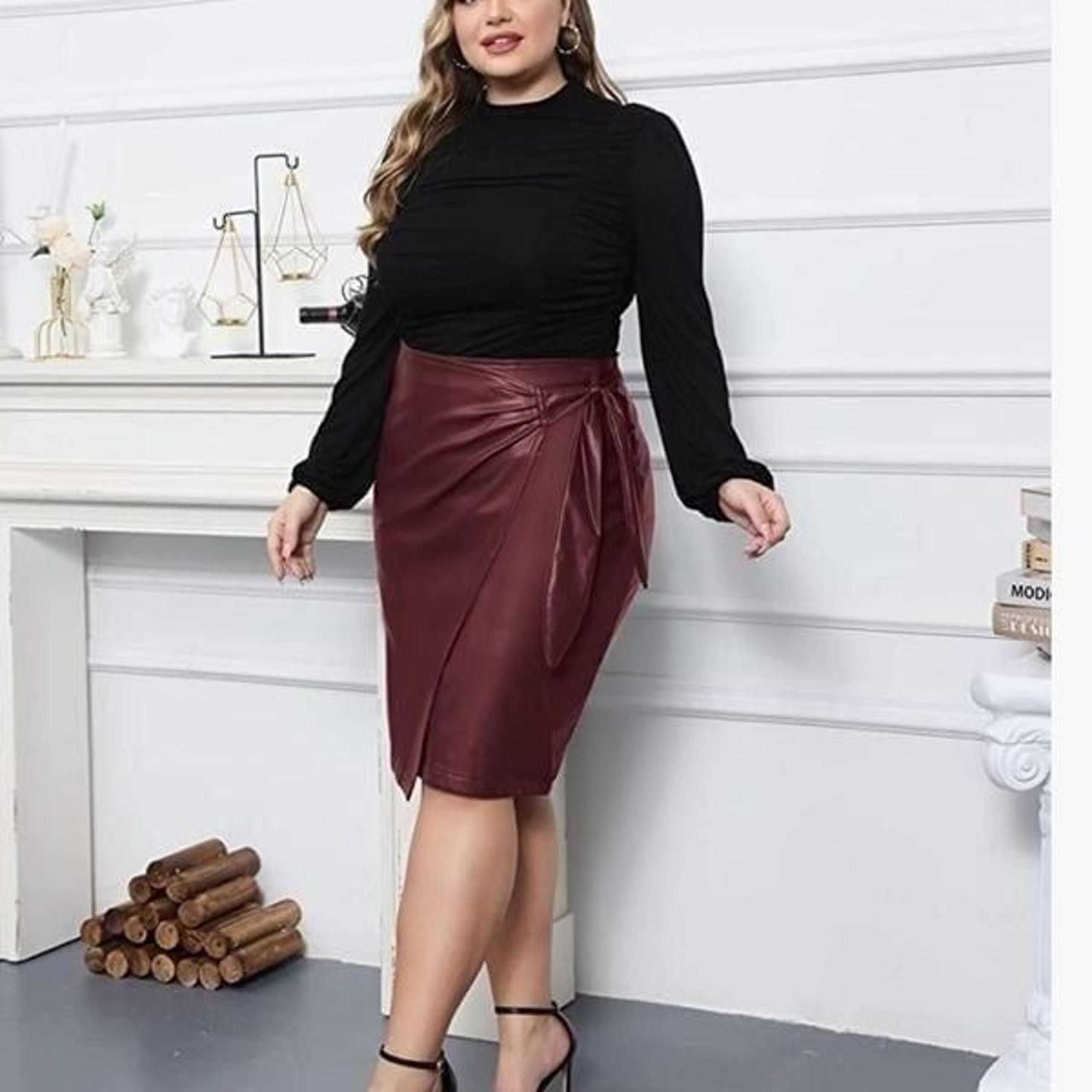 Plus Size High Waist Leather Skirt In Wine Red