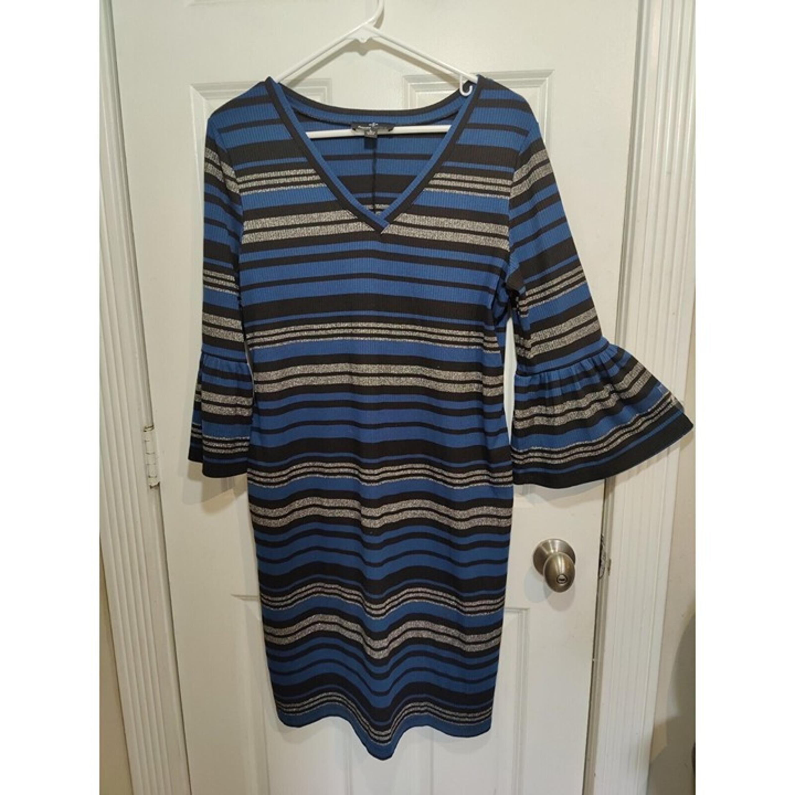 Ronni Nicole Striped Ribbed Blue Black Silver V-neck Ruffle Knee-Length Dress L