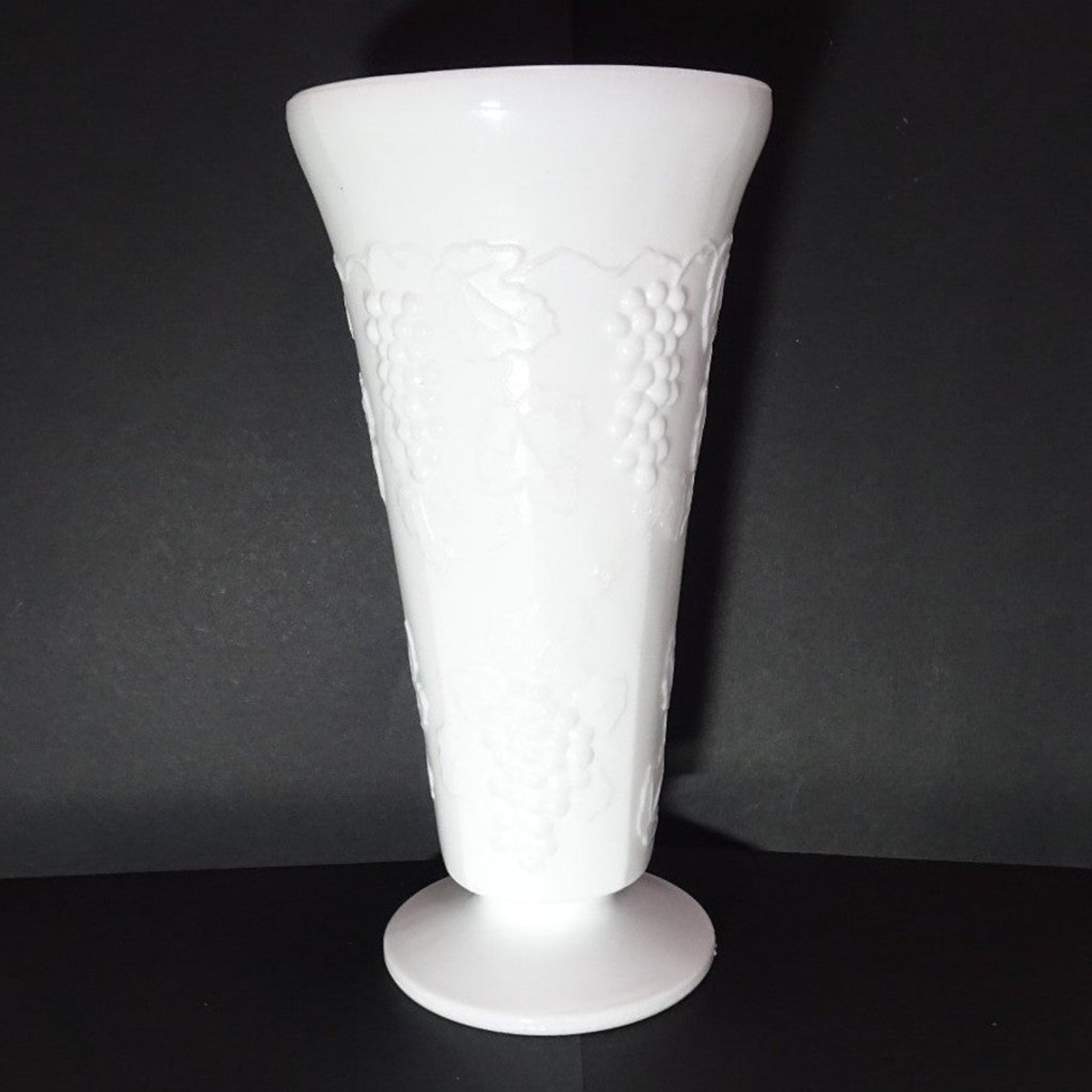 VTG 1960's Colony Harvest Vase Indiana Colony White Milk Glass Grapes & Leaves